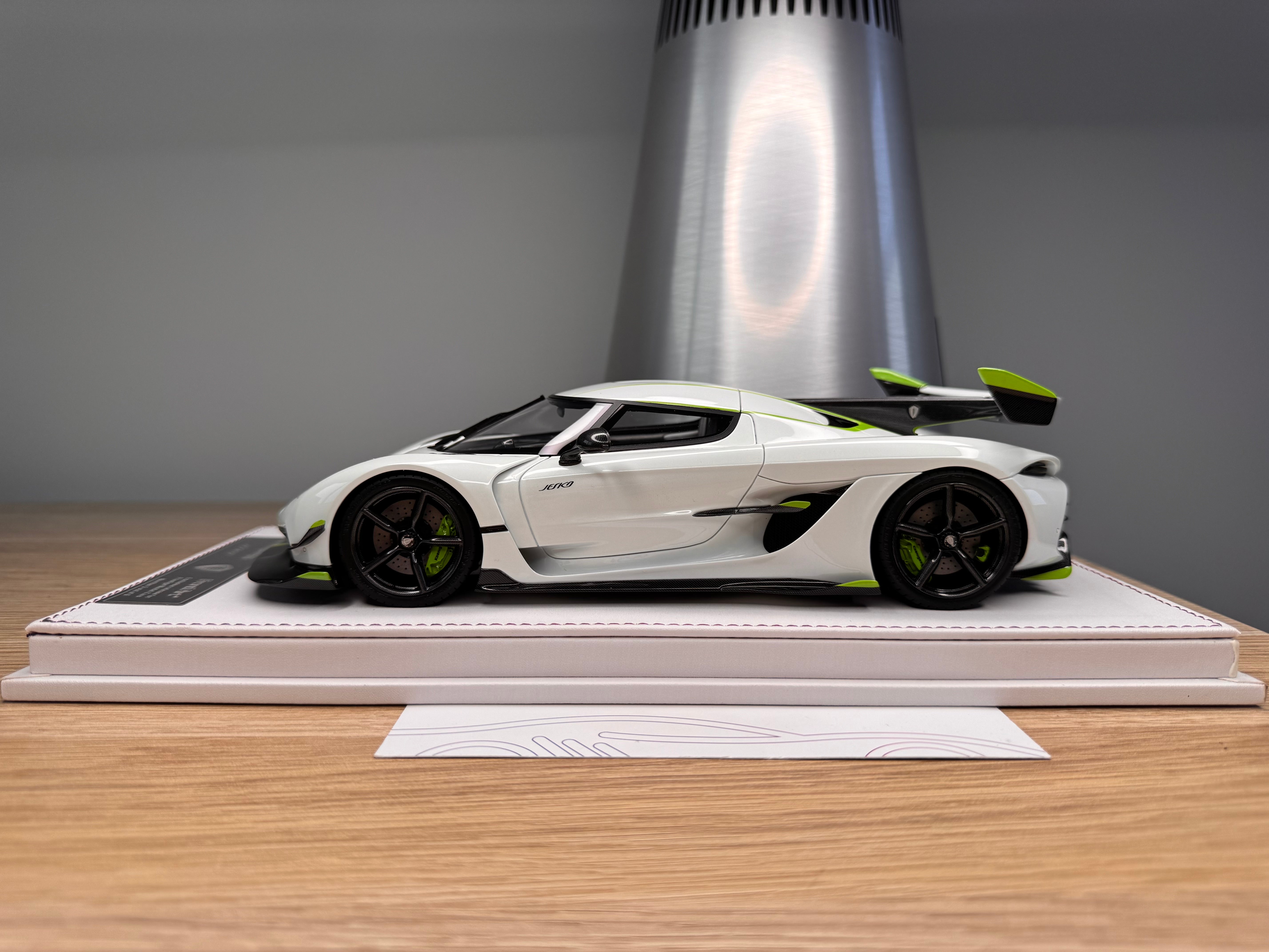 Koenigsegg Jesko 7362 PMC Special Project - Crystal White - 1:18
