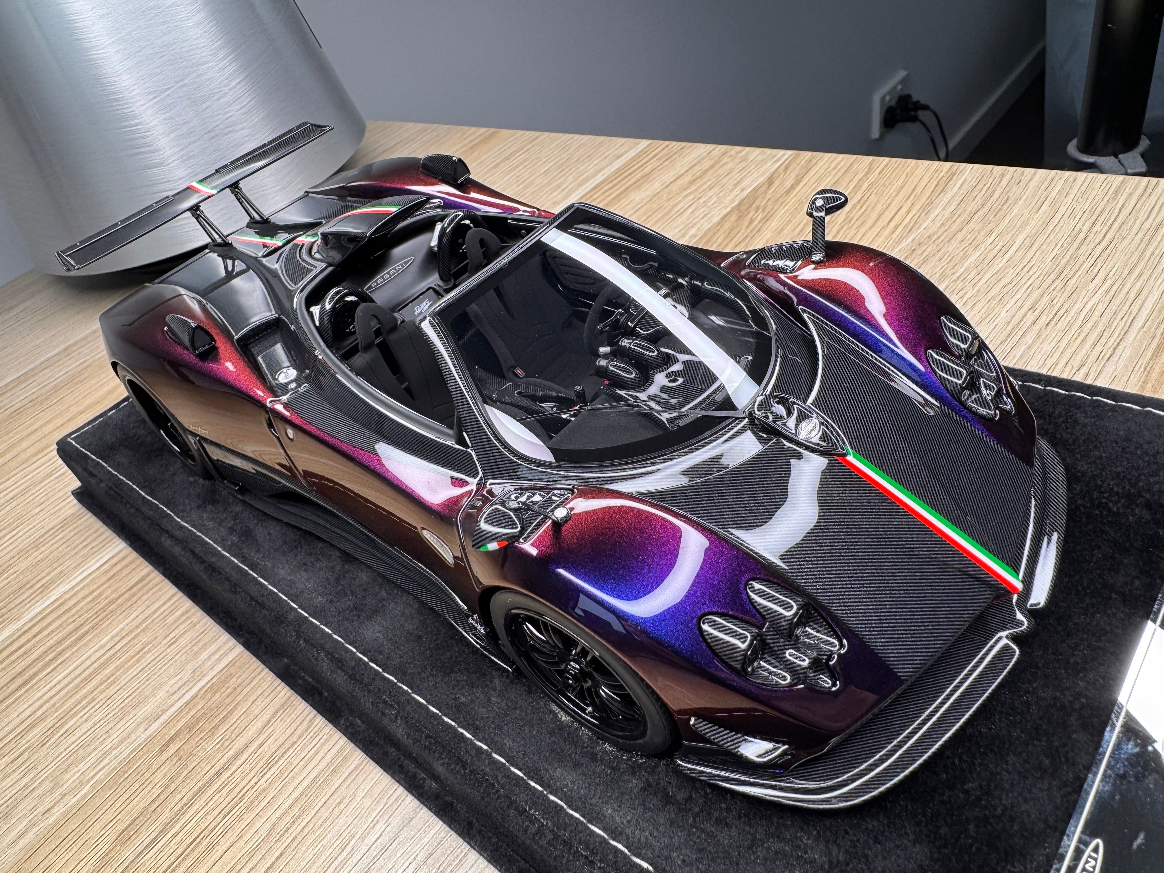 Pagani Zonda Cinque Roadster - Chameleon Purple / Carbon - 1:18