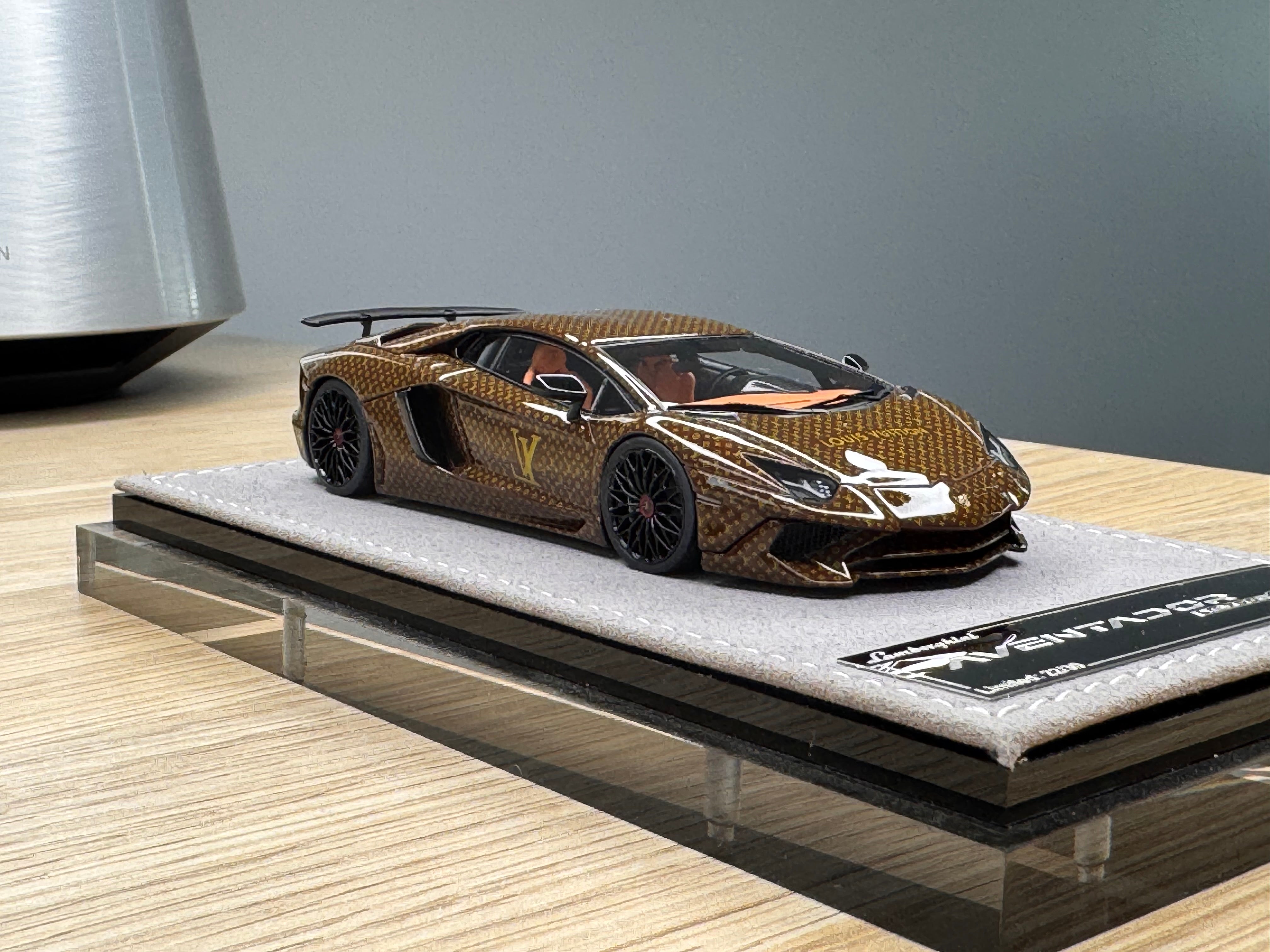Lamborghini Aventador SV - Louis Vuitton pattern livery - 1:43