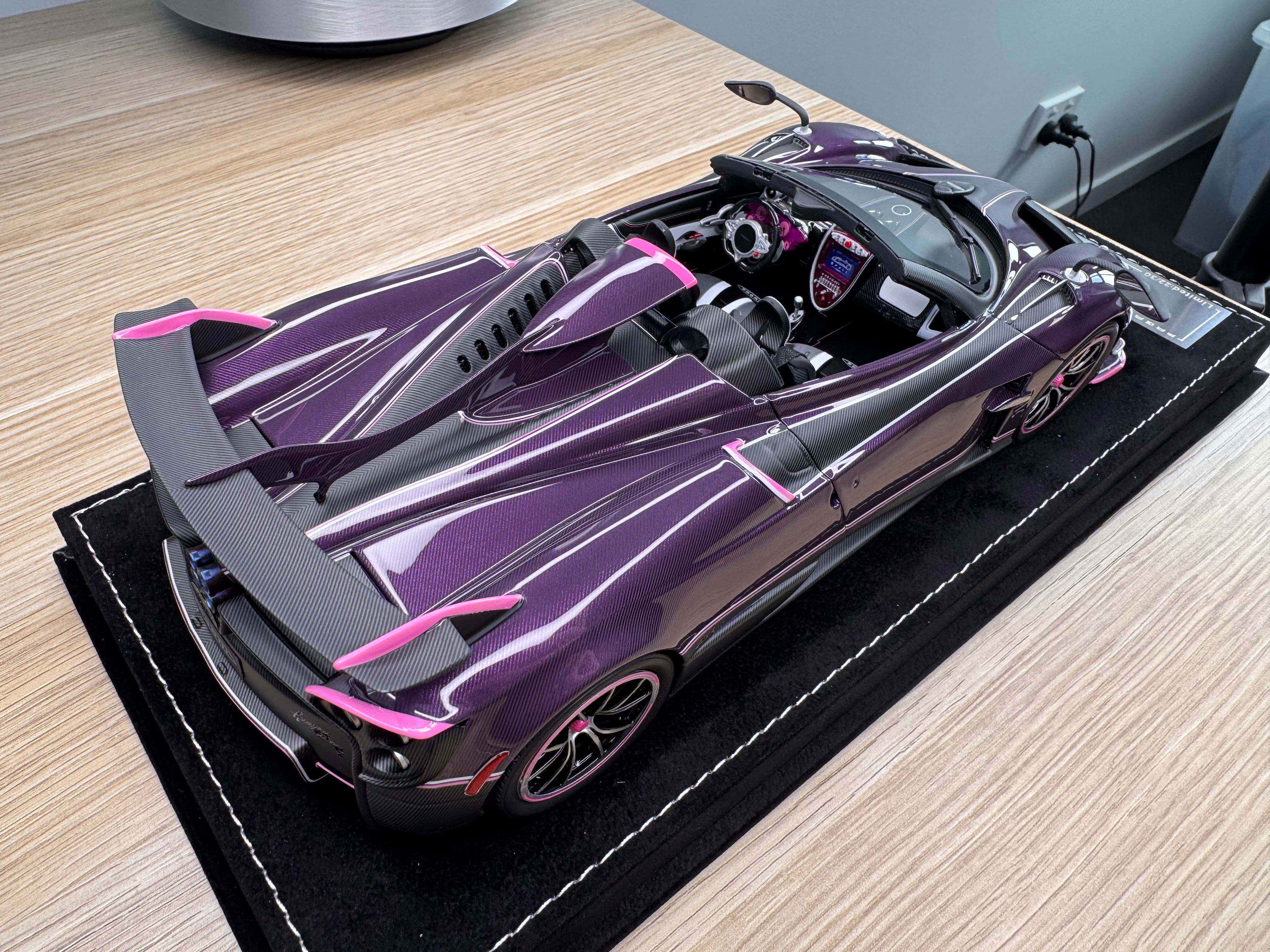 Pagani Huayra Roadster - ZY - 1:18