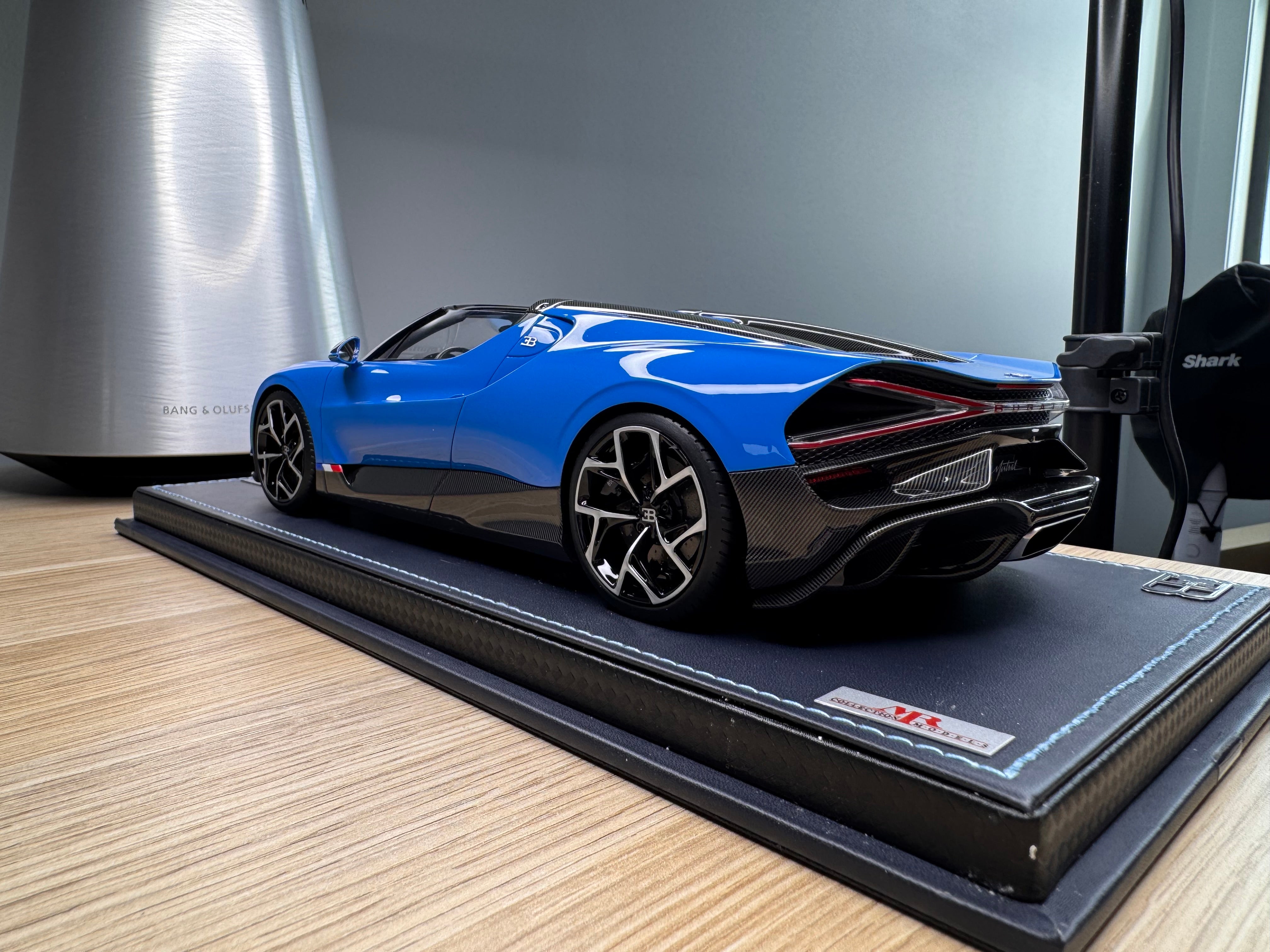 Bugatti Mistral - blue - 1:18