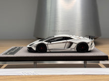 Load image into Gallery viewer, Lamborghini Aventador SV - Gloss White / Black Stripes - 1:43
