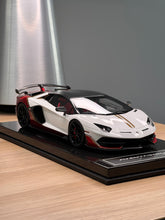 Load image into Gallery viewer, Lamborghini Aventador SVJ - Pearl White / Rosso Khonsu - 1:18
