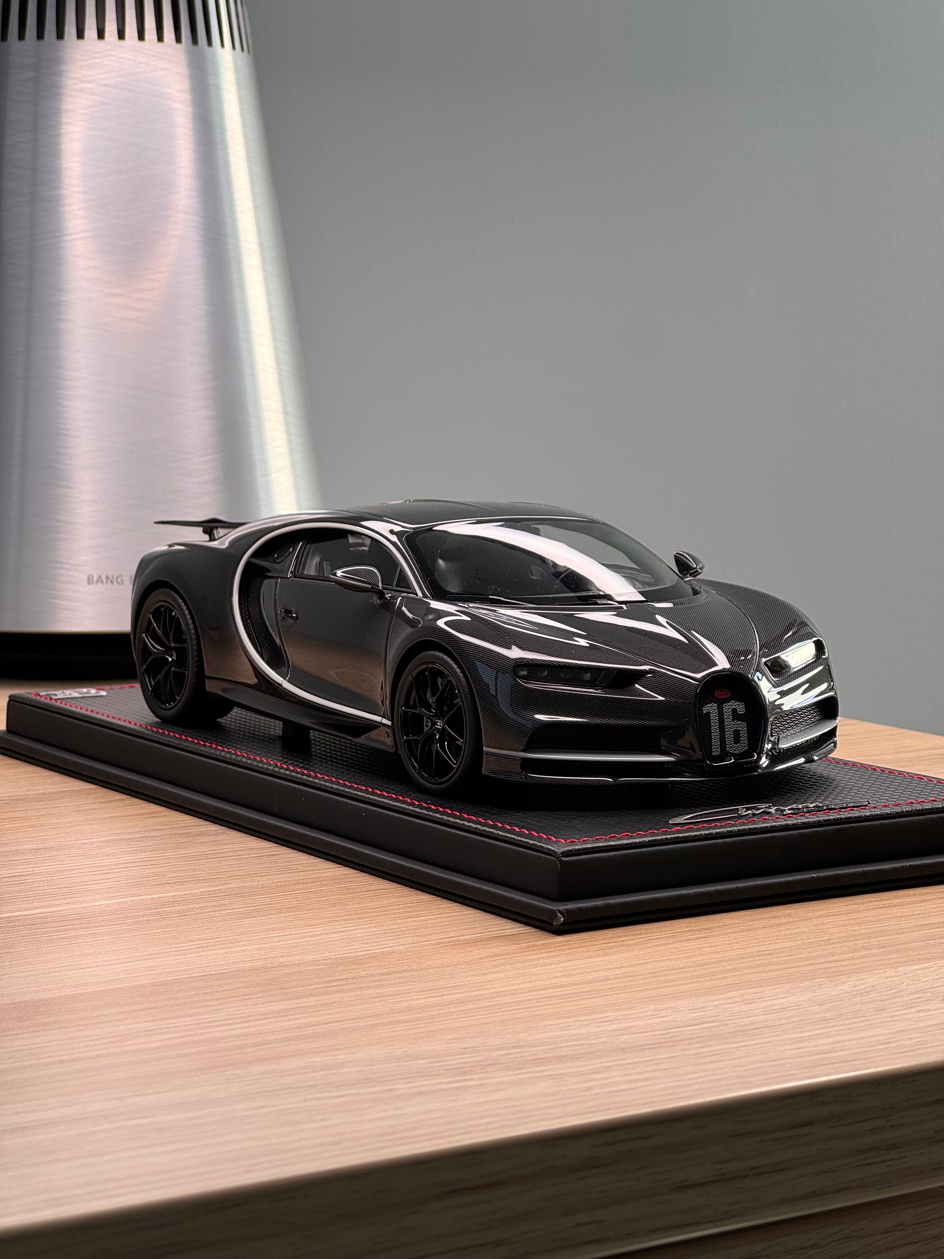 Bugatti Chiron Sport - Grey Carbon with Gris Rafale Frame - 1:18