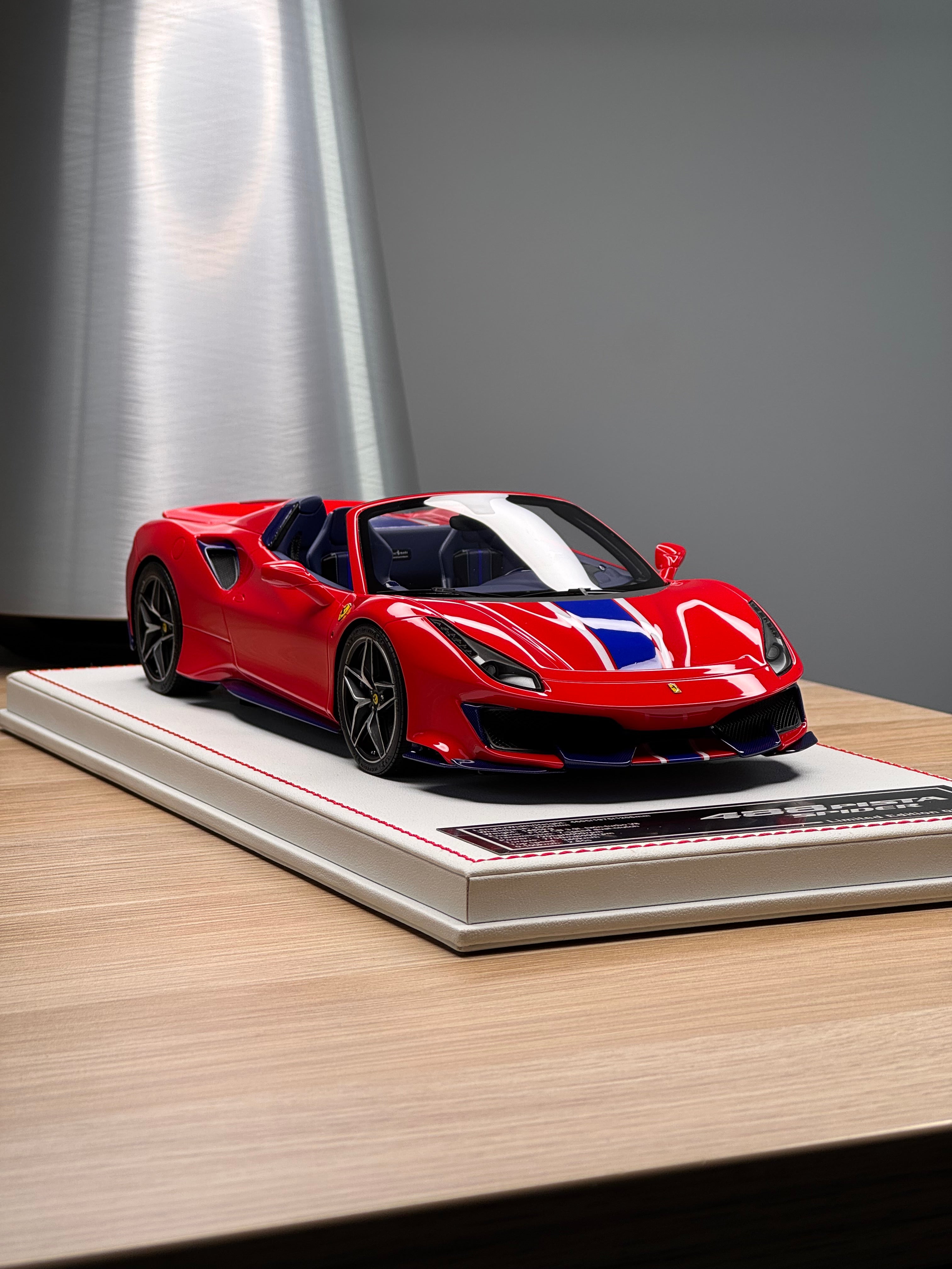 Ferrari 488 Pista Spider - Rosso Corsa - 1:18