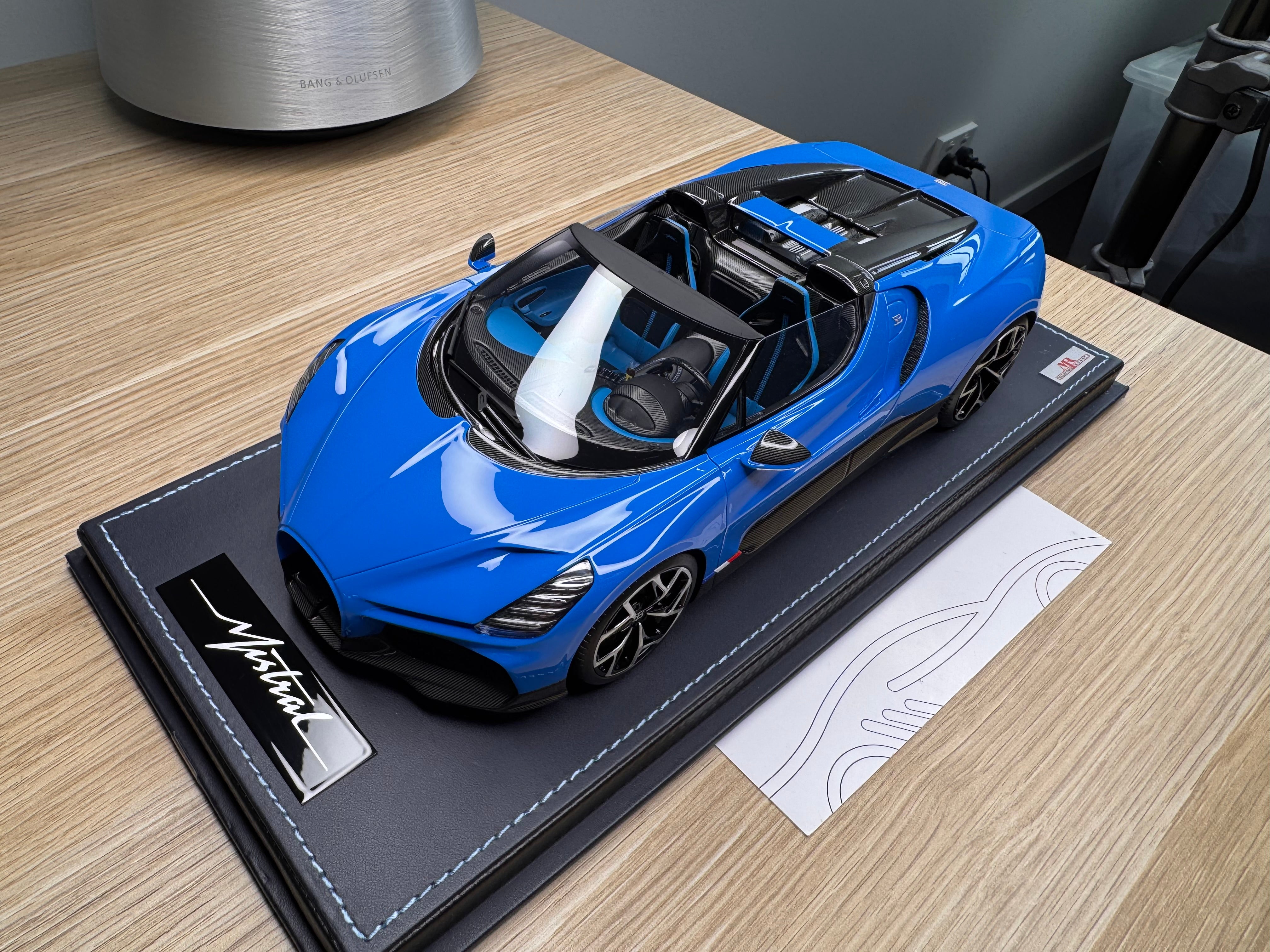 Bugatti Mistral - blue - 1:18