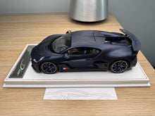 Load image into Gallery viewer, Bugatti Divo - blue carbon (matte) - 1:18
