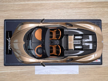 Load image into Gallery viewer, Bugatti Mistral - Dore gold - 1:18
