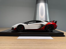 Load image into Gallery viewer, Lamborghini Aventador SVJ - Pearl White / Rosso Khonsu - 1:18
