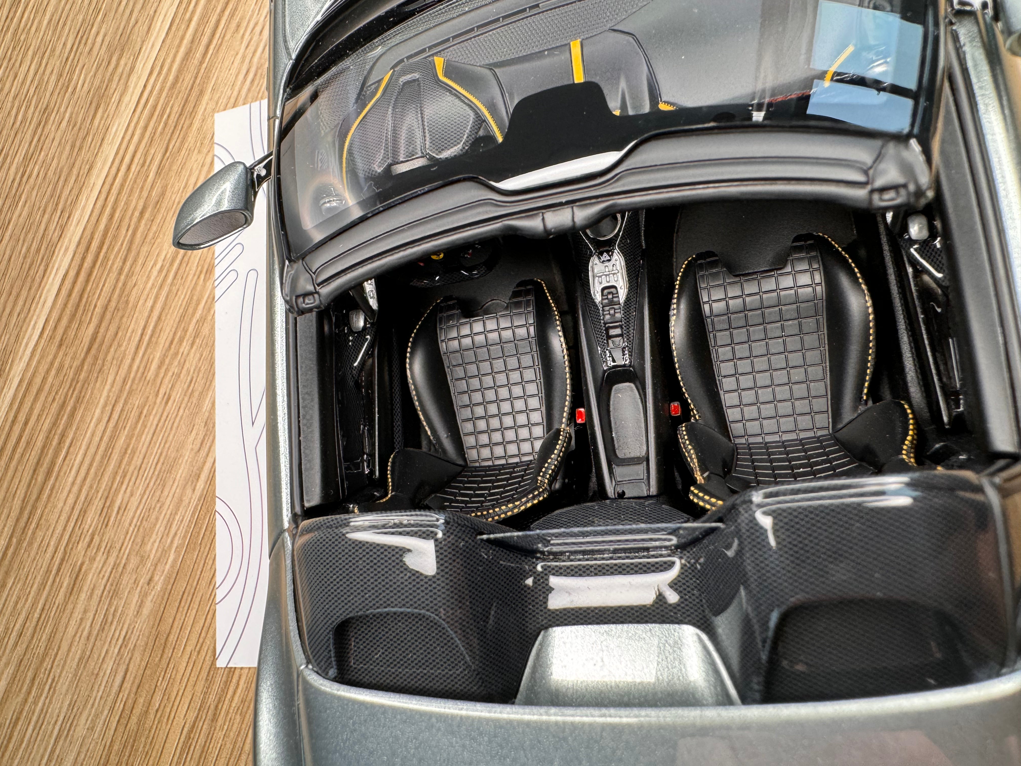 Ferrari 812 Competizione A - Grigio Coburn - 1:18