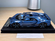 Load image into Gallery viewer, Bugatti Chiron Super Sport 300 - Blue Carbon Stripe - 1:18
