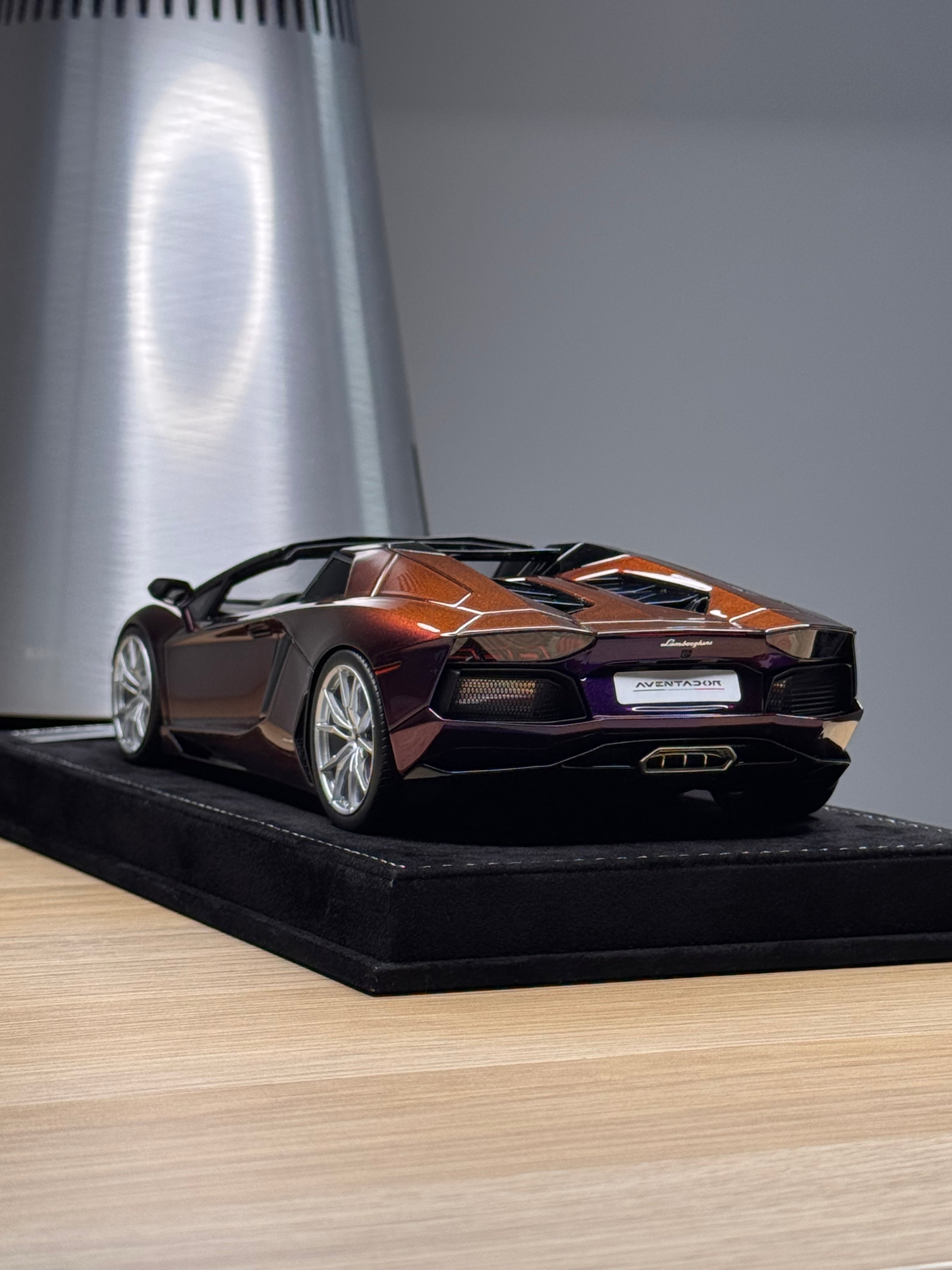 Lamborghini Aventador LP700-4 Roadster - Chameleon Purple - 1:18