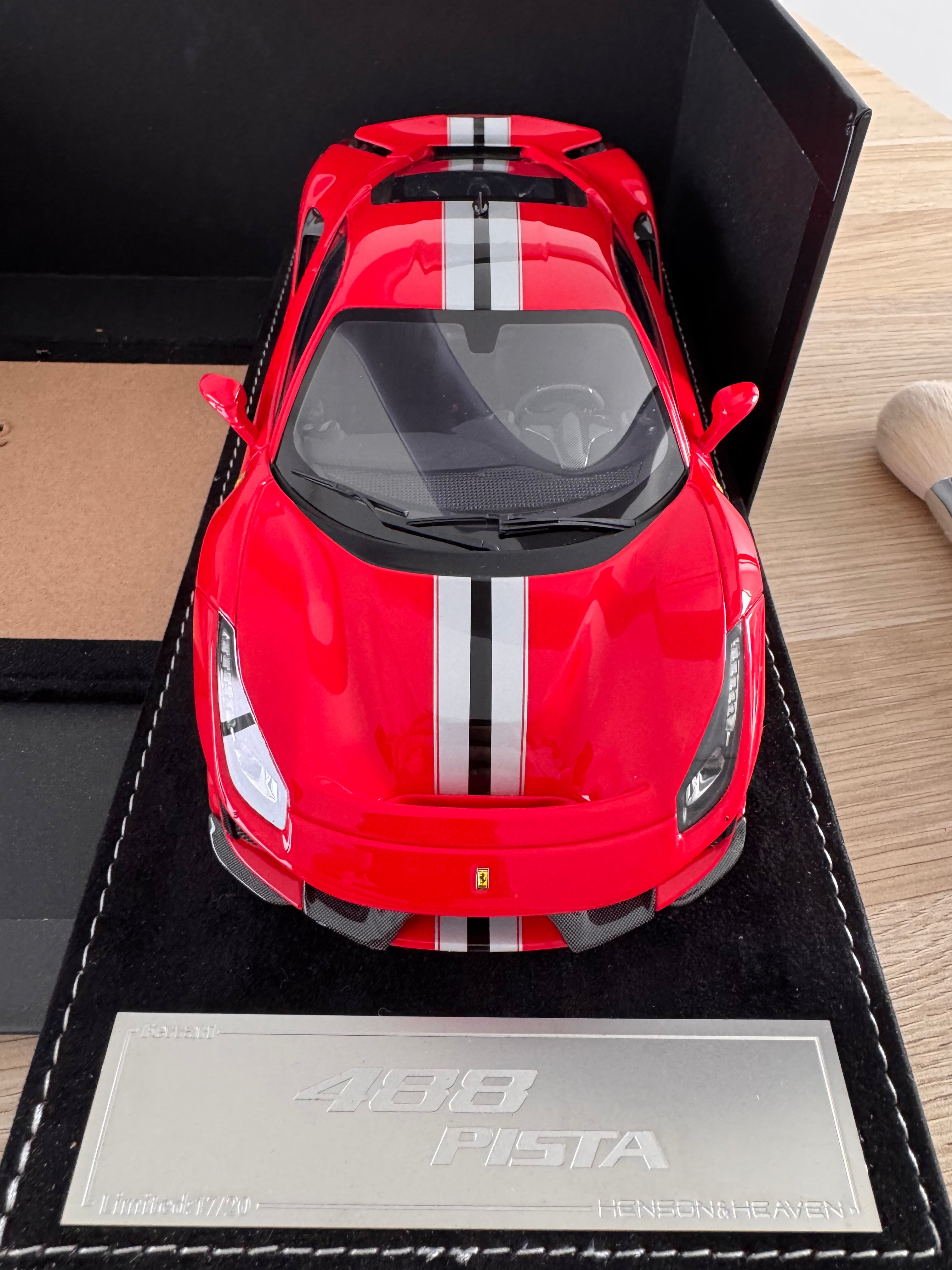 Henson & Heaven (HH) 4 broken models with spare parts - 2x Bugatti, 1x Pagani, 1x Ferrari - 1:18