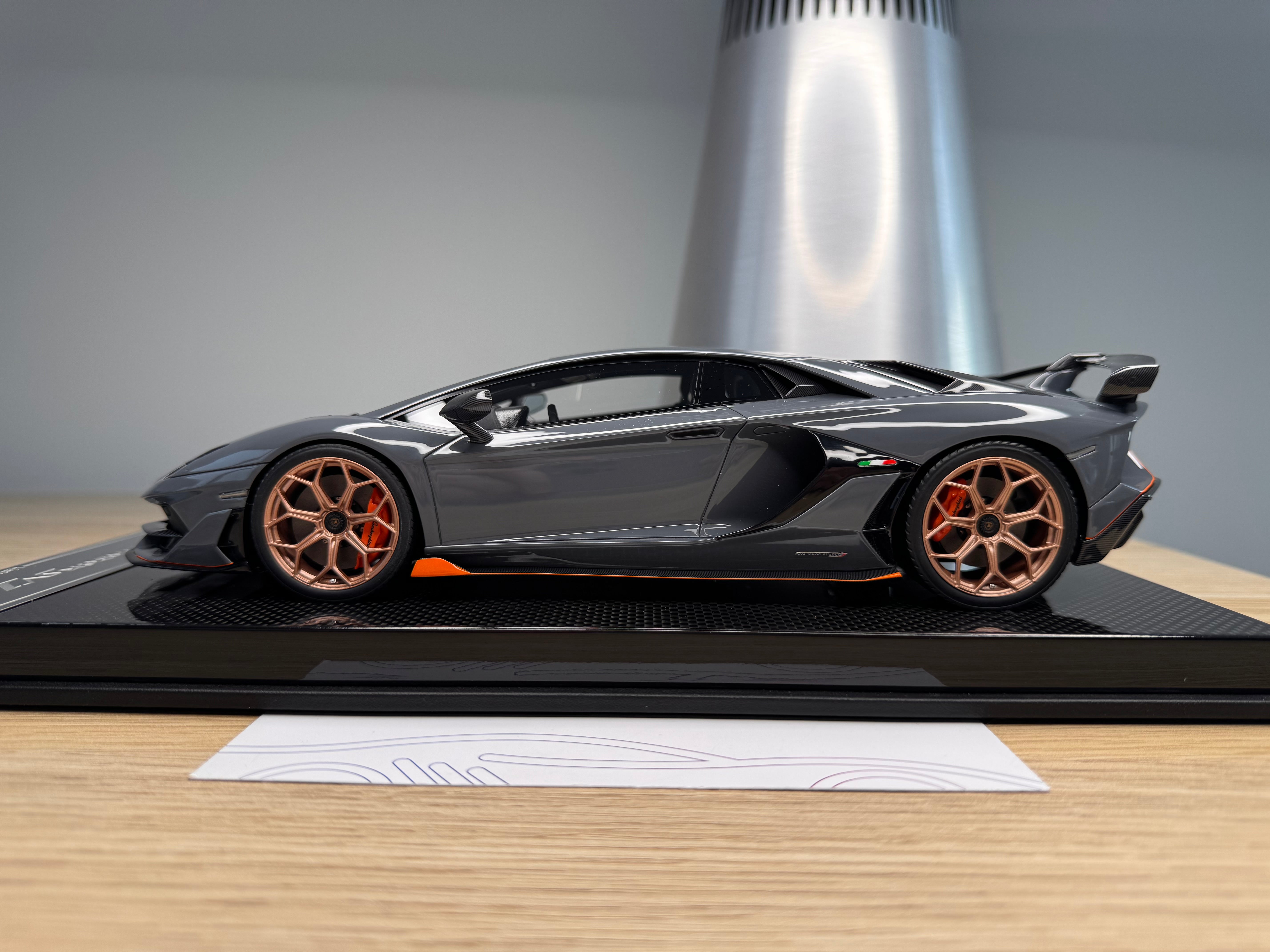 Lamborghini Aventador SVJ - Grigio Telesto - 1:18