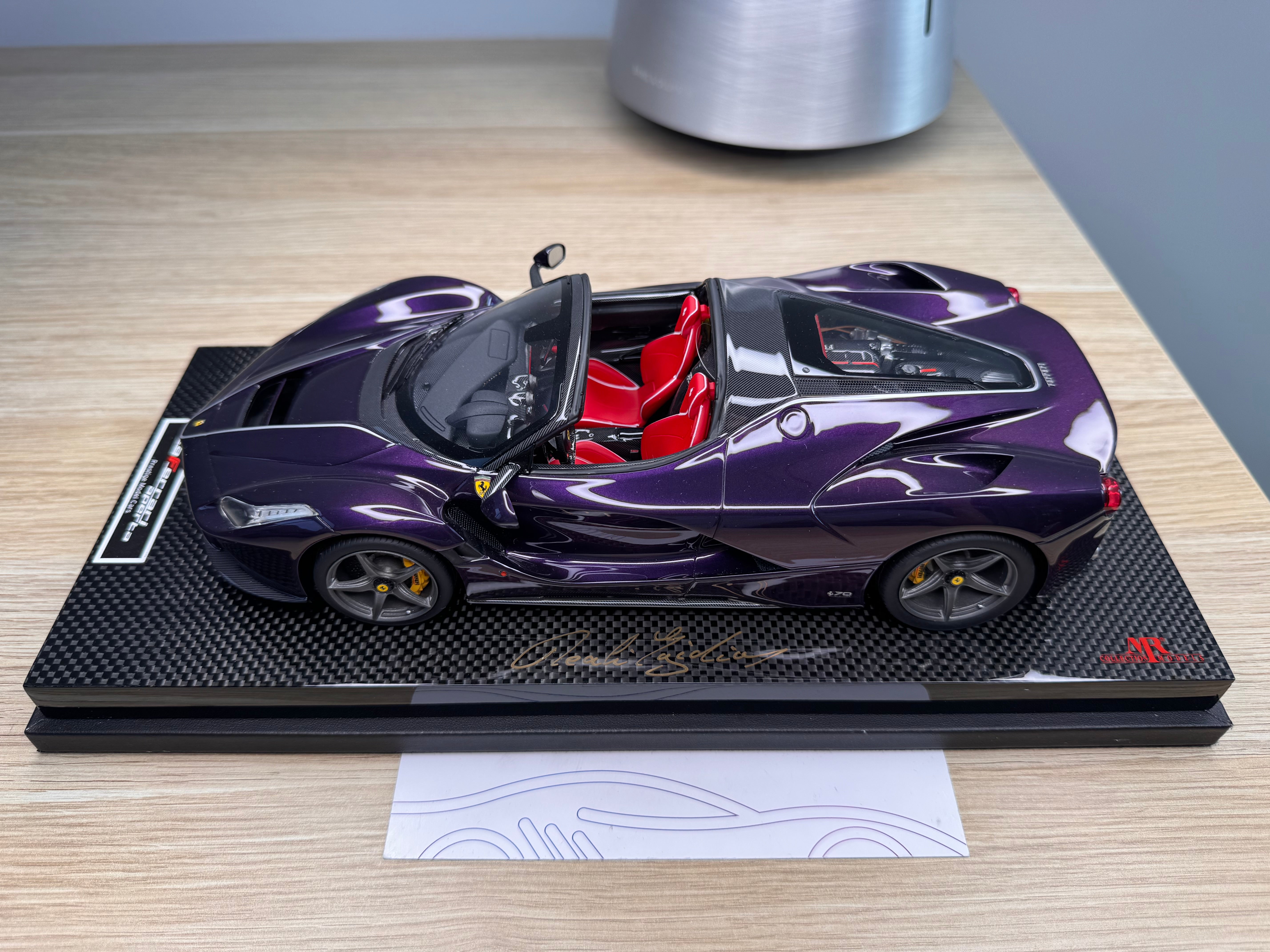 Ferrari LaFerrari Aperta - Viola Hong Kong 1 of 1 - 1:18