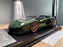 Load image into Gallery viewer, Lamborghini Aventador SVJ - Verde Ermes - 1:18
