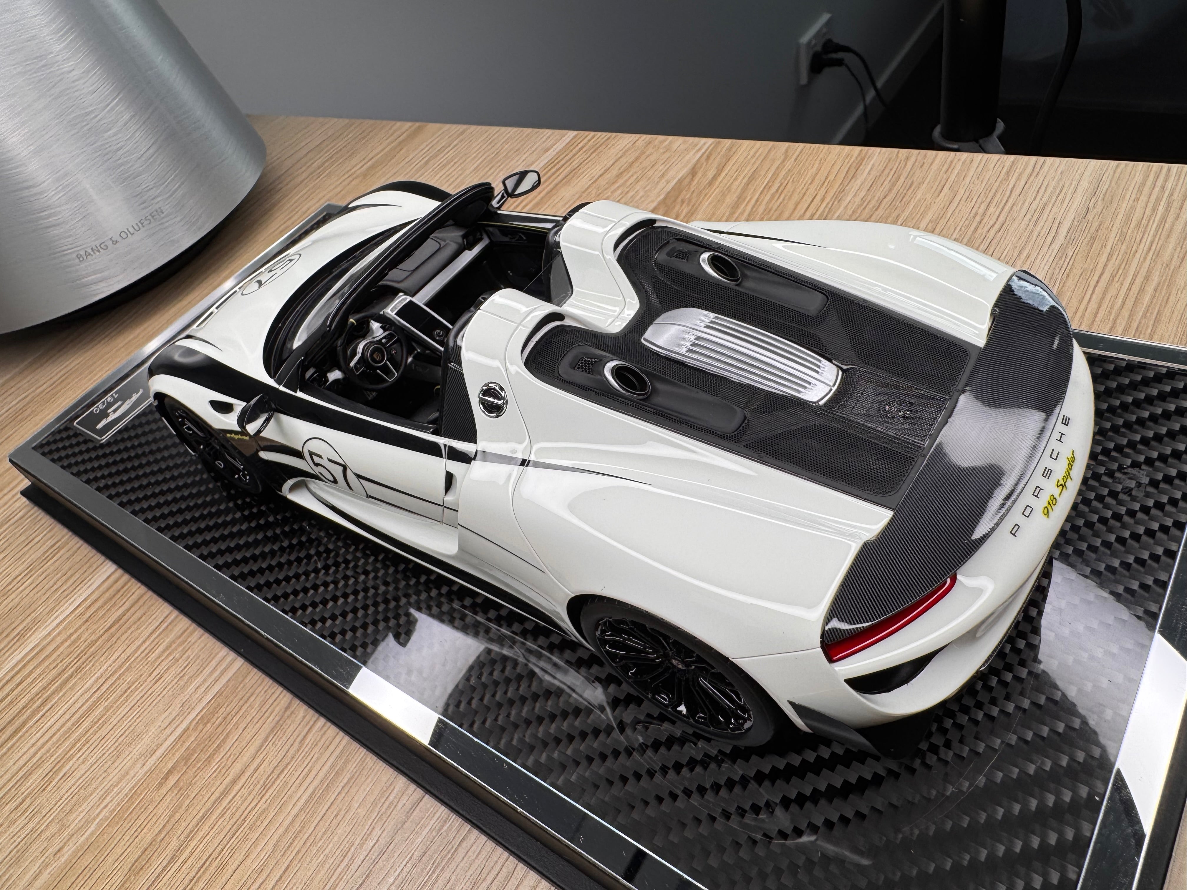 Porsche 918 Spyder - Luminous Green number 57 - 1:18