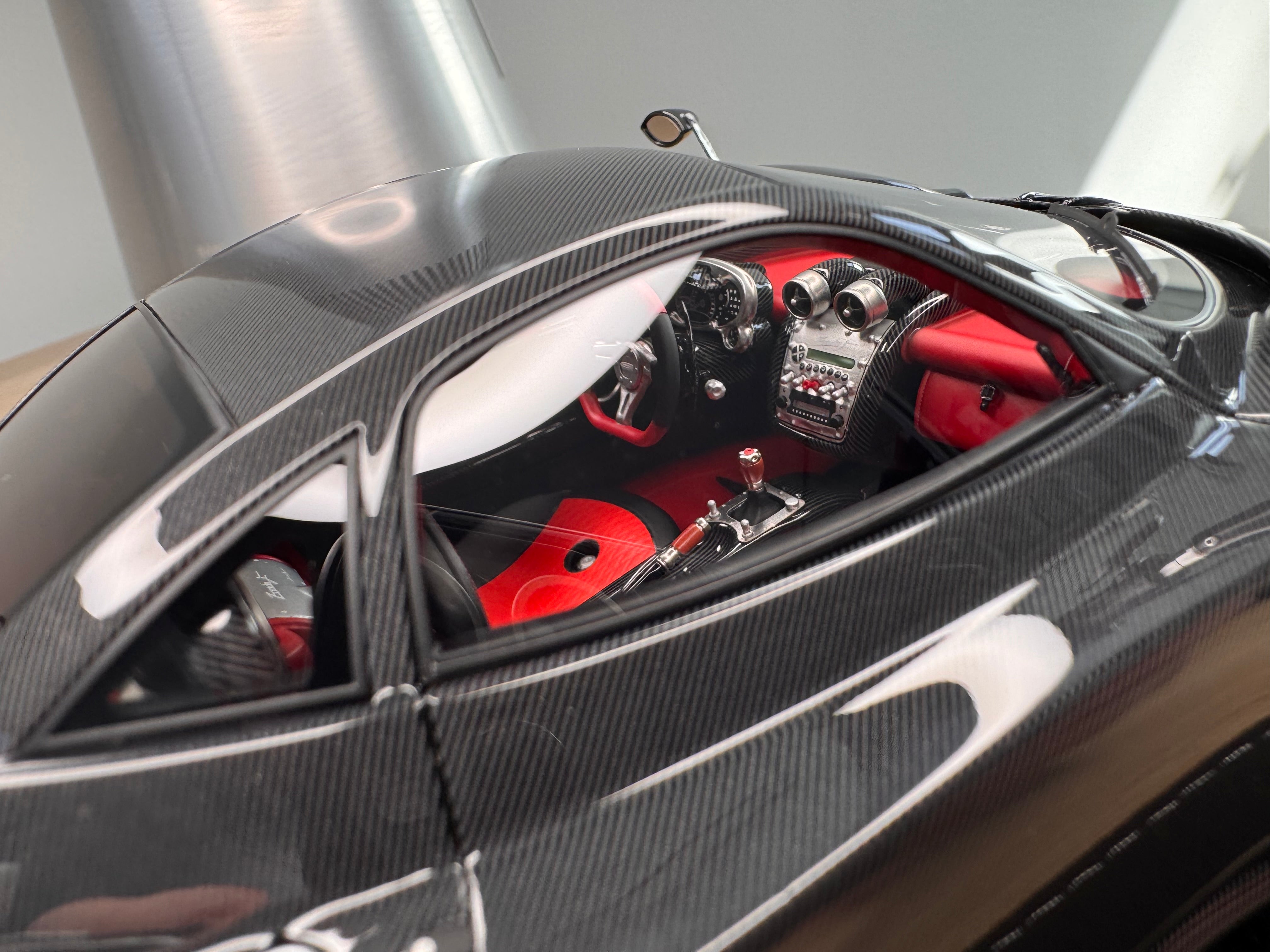 Pagani Zonda F hard top - Black Carbon - 1:18