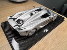 Load image into Gallery viewer, Koenigsegg Regera - Moon Silver with silver wheels - 1:18
