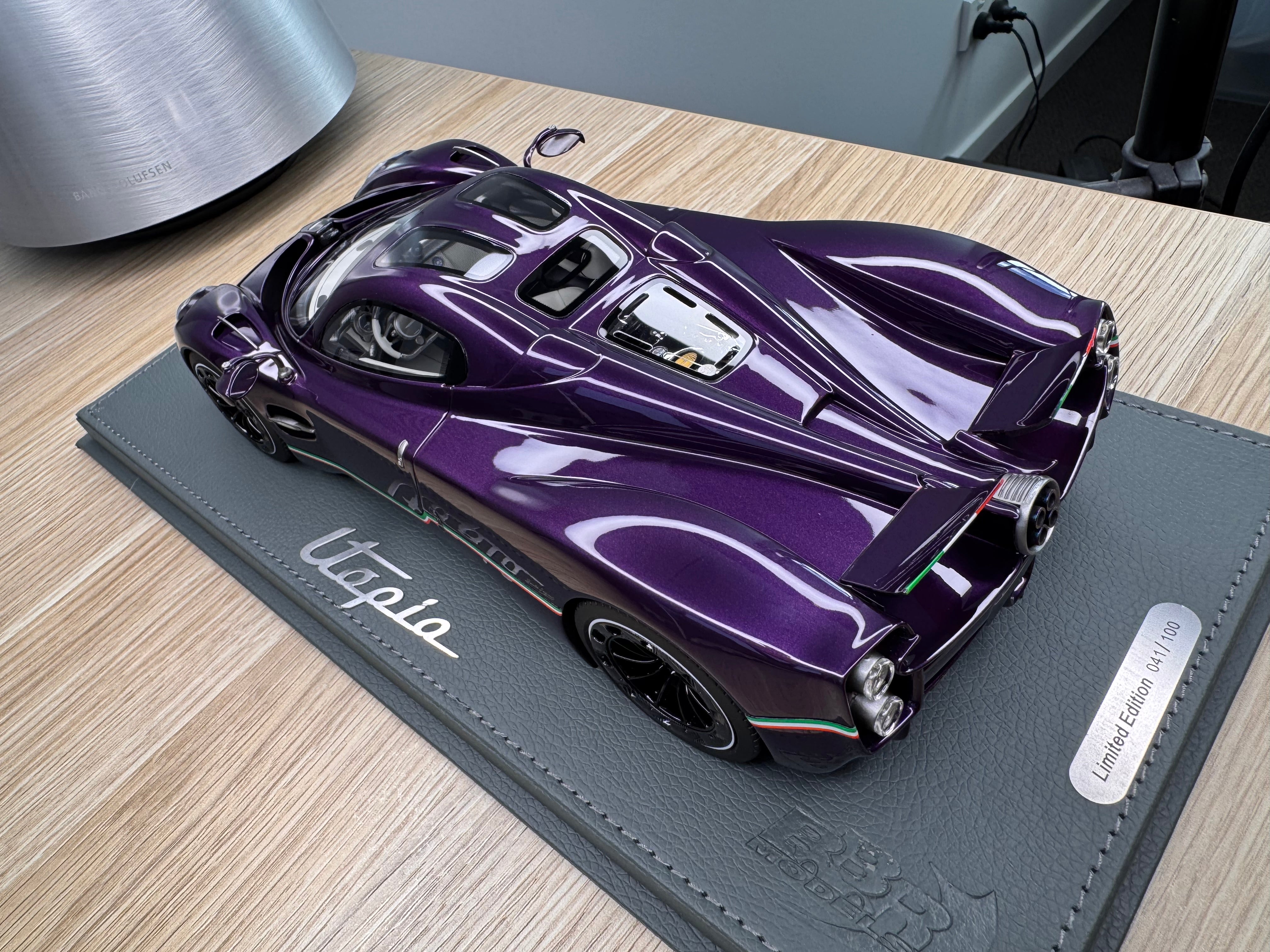 Pagani Utopia - Viola Hong Kong new version - 1:18