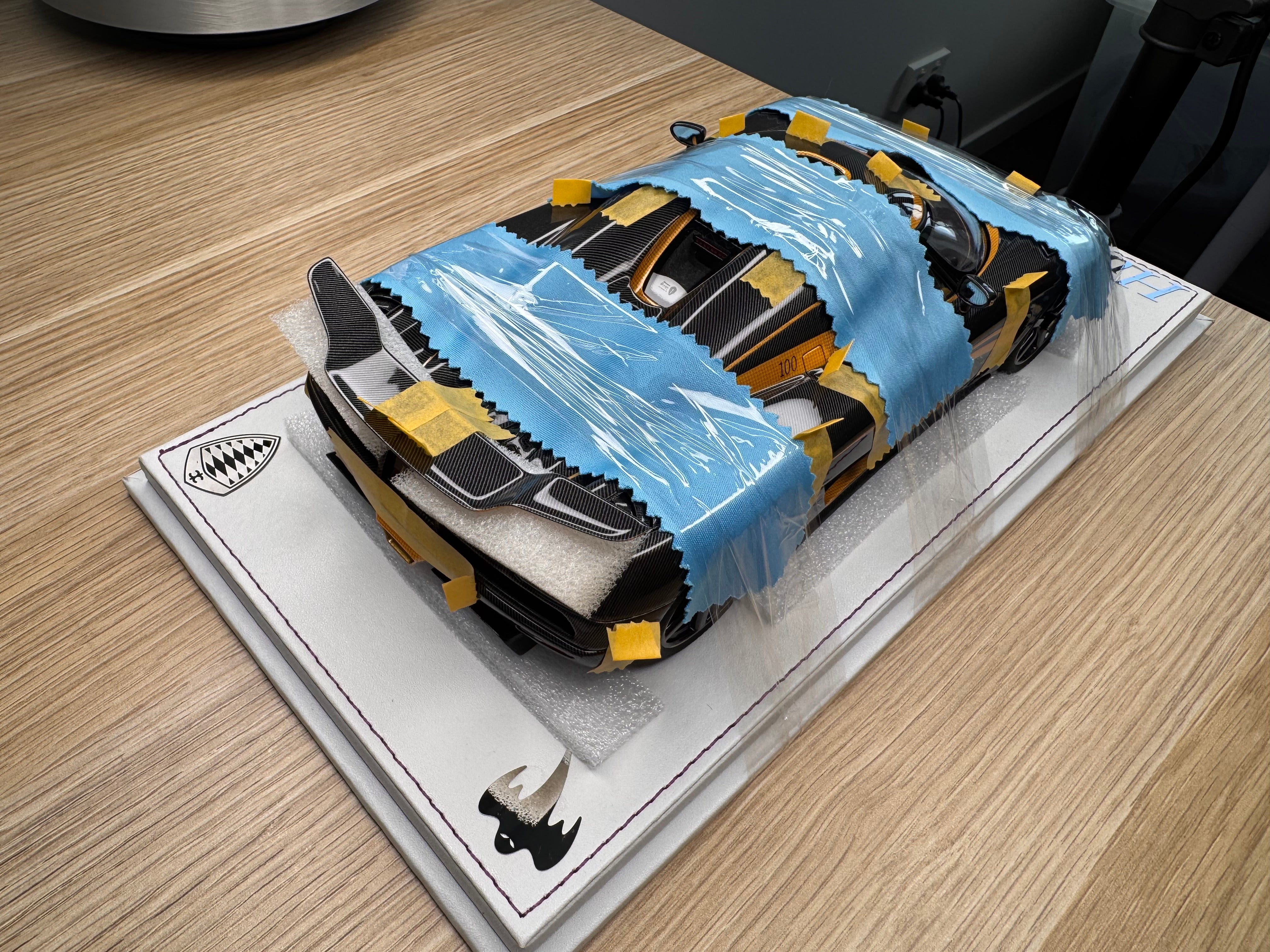 Koenigsegg Agera S - PMC Special Project Hundra carbon gold OPEN PARTS - 1:18