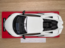 Load image into Gallery viewer, Lamborghini Revuelto - Bianco Siderale matte - 1:18
