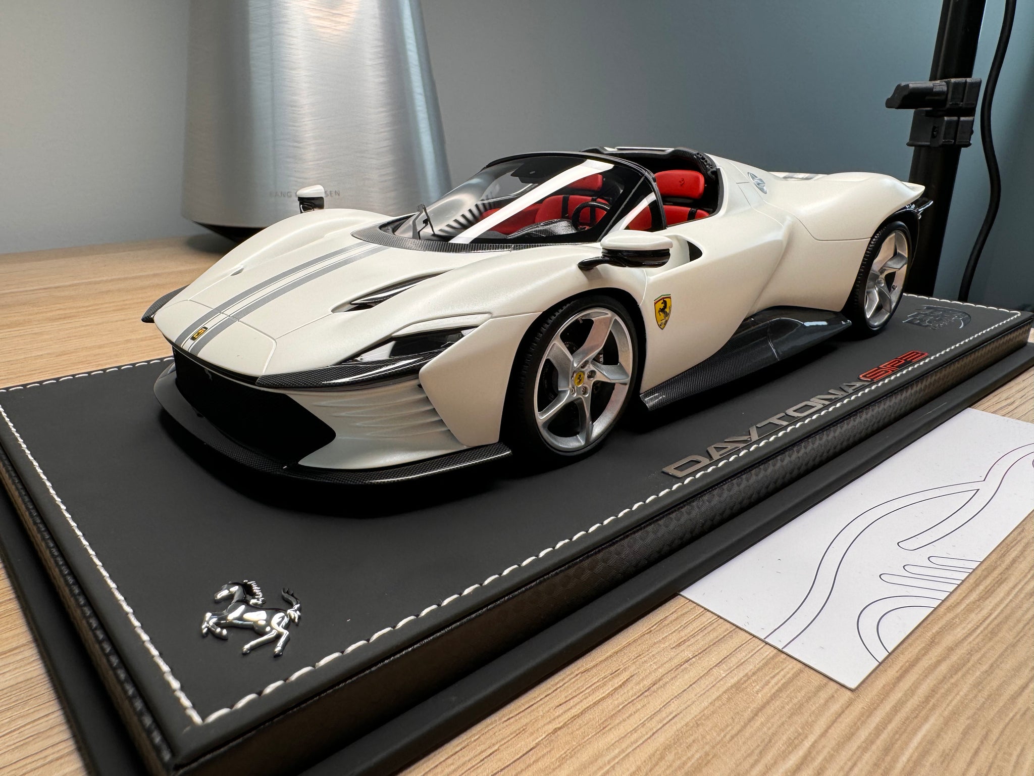 Ferrari Daytona SP3 - BBR Pearl White - 1:18 Ferrari Daytona SP3 - BBR Pearl White - 1:18