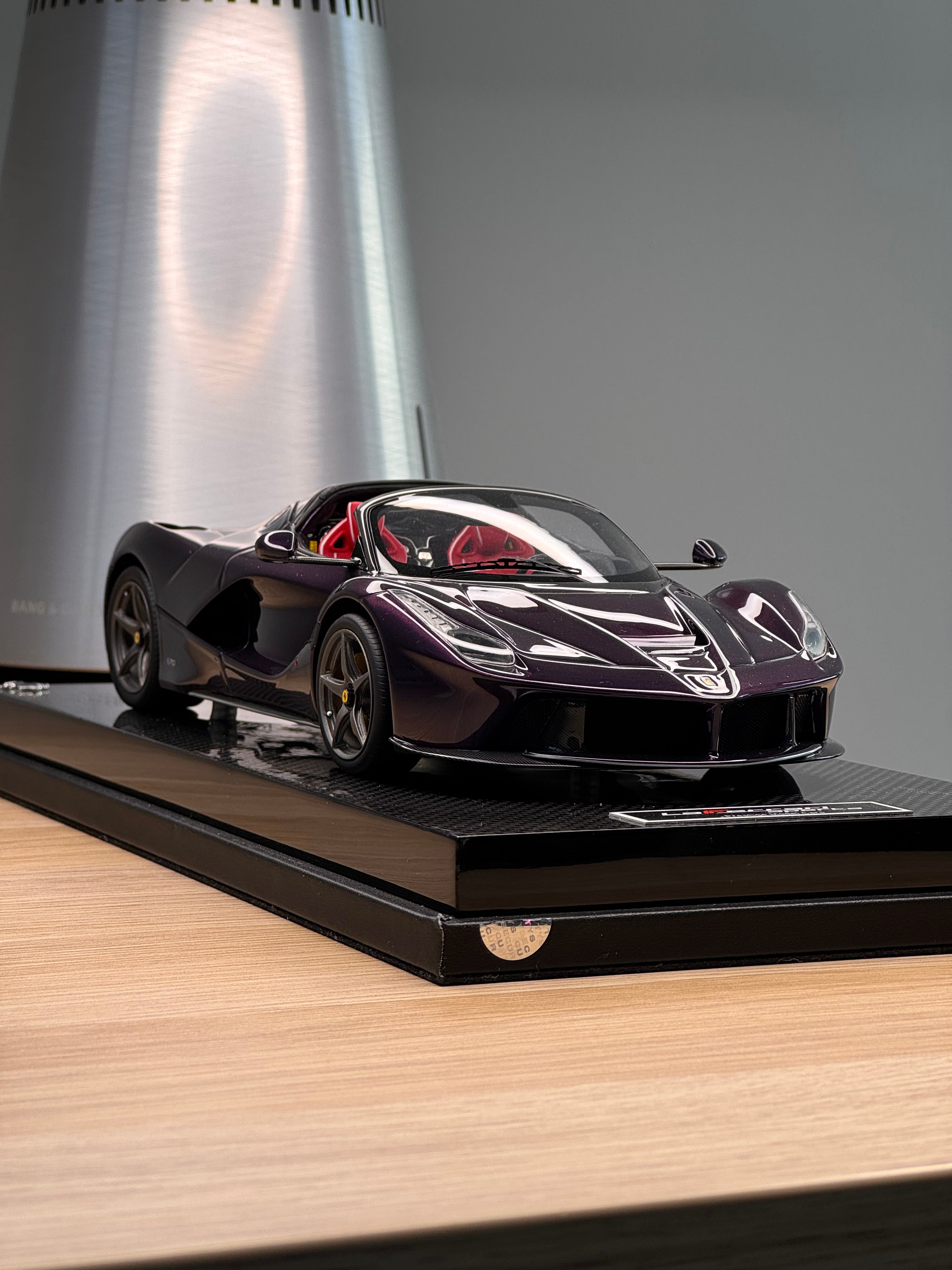 Ferrari LaFerrari Aperta - Viola Hong Kong 1 of 1 - 1:18