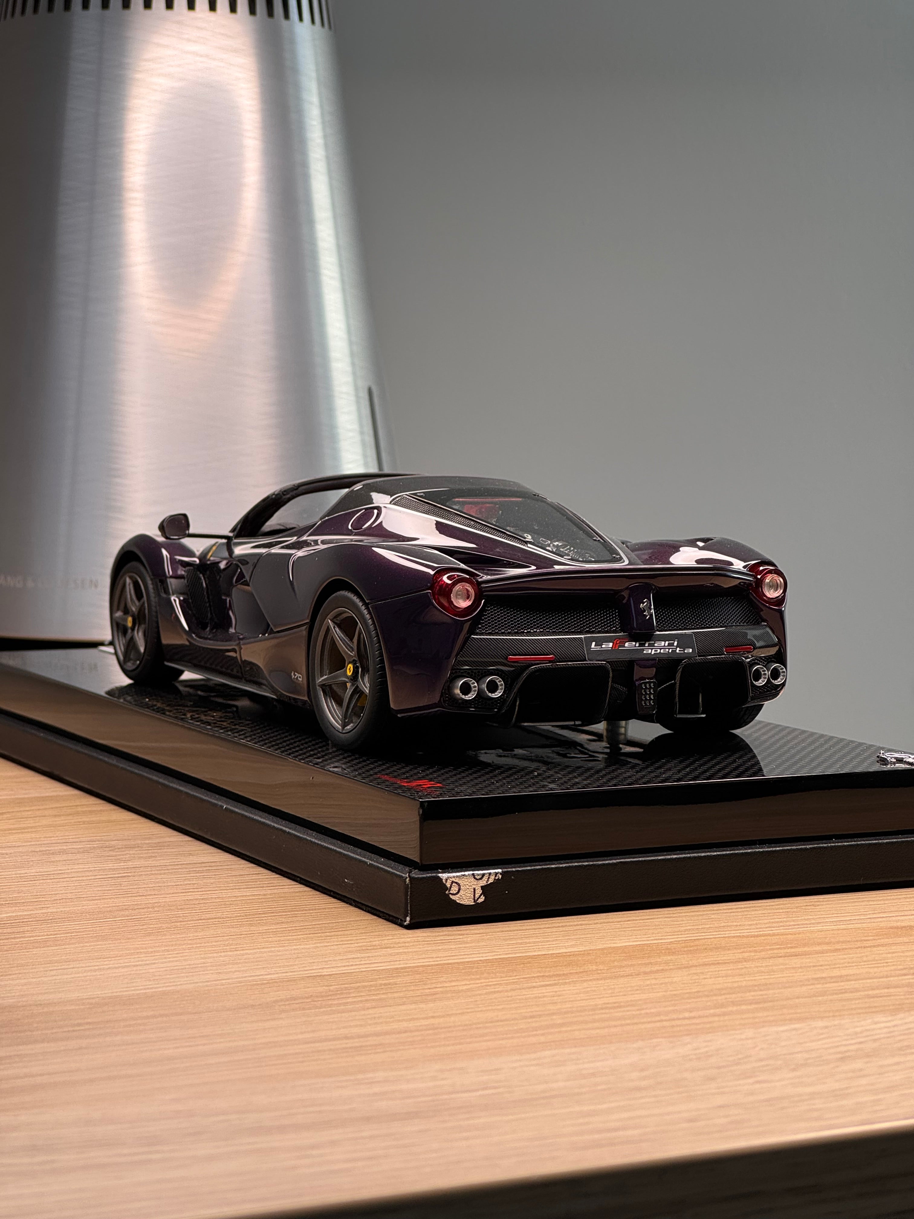 Ferrari LaFerrari Aperta - Viola Hong Kong 1 of 1 - 1:18