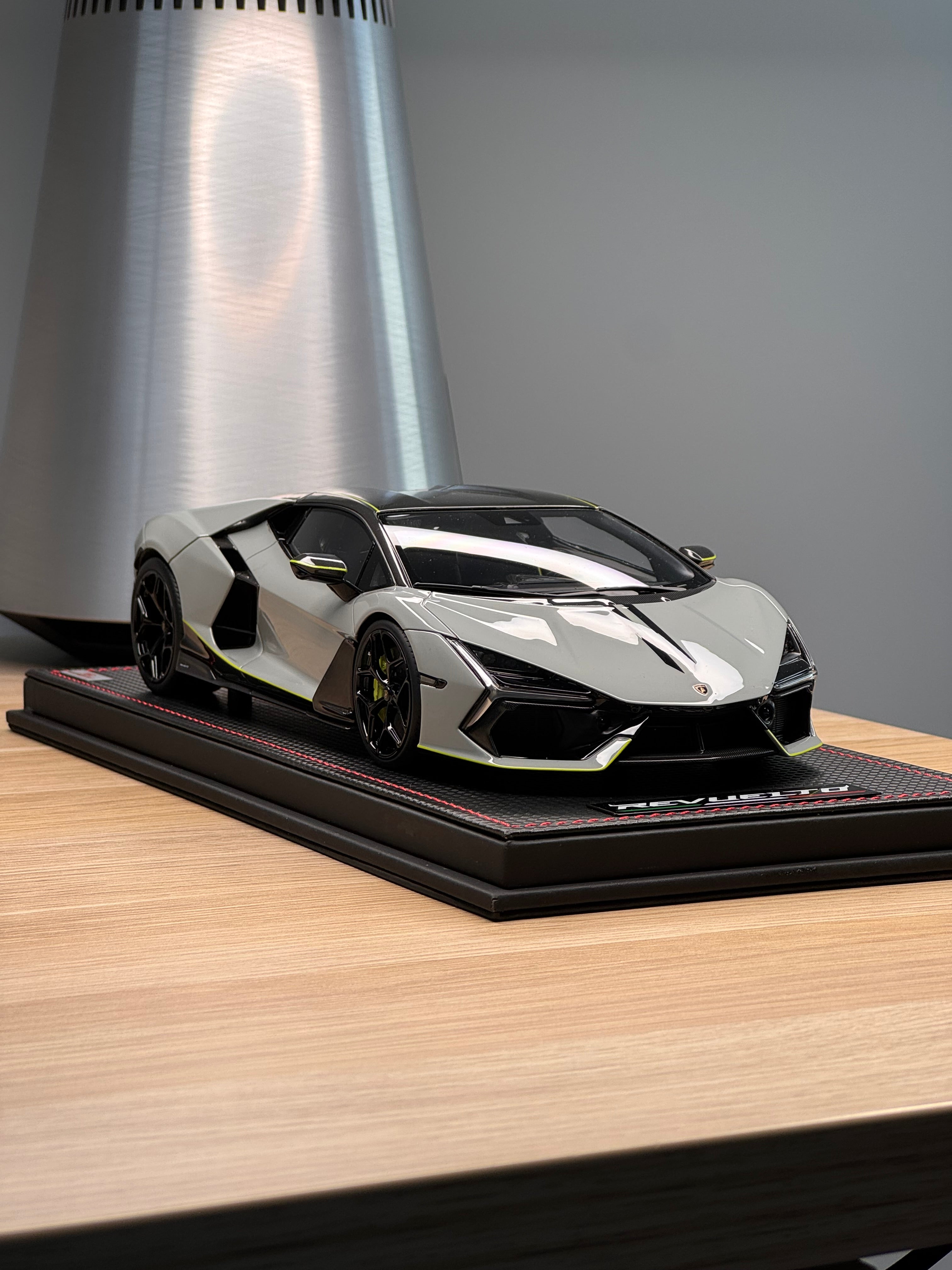 Lamborghini Revuelto - Grigio Haiti - 1:18