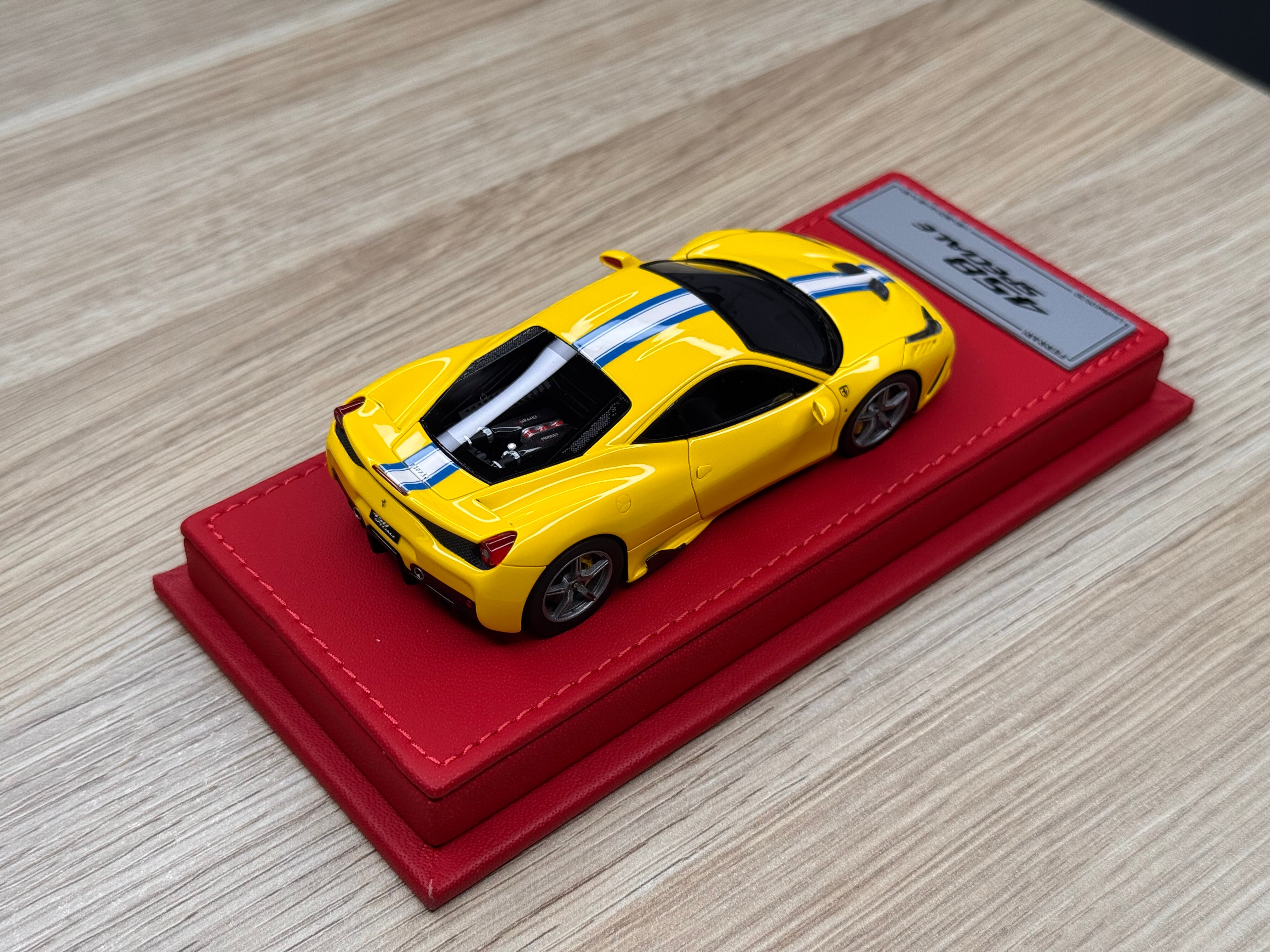 Ferrari 458 Speciale - Giallo Modena - 1:43