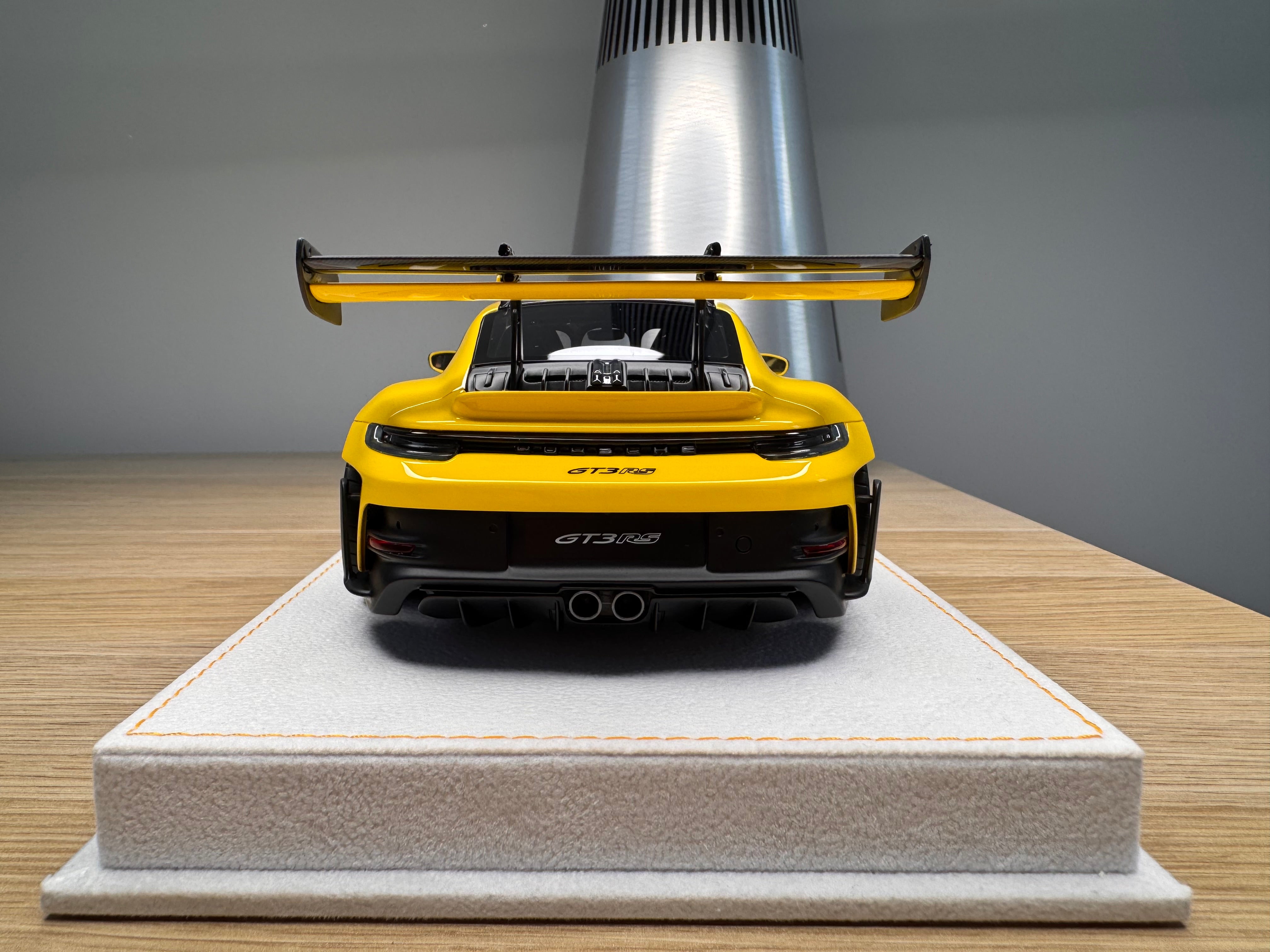 Porsche 911 992 GT3RS - Speed Yellow - 1:18