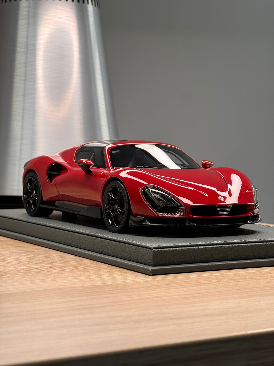 Alfa Romeo 33 Stradale - Rosso Alfa - 1:18