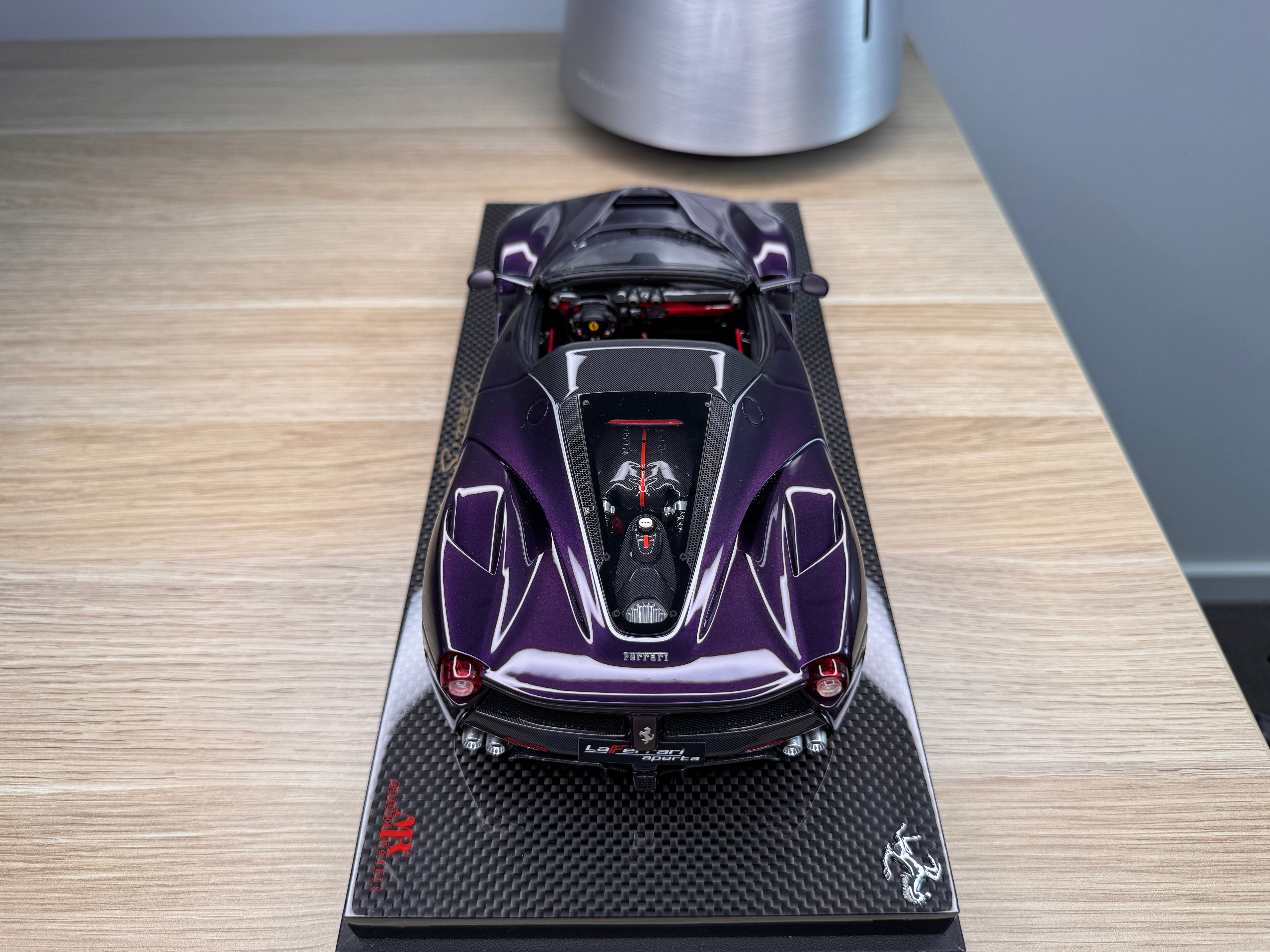 Ferrari LaFerrari Aperta - Viola Hong Kong 1 of 1 - 1:18