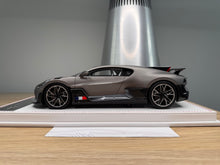 Load image into Gallery viewer, Bugatti Divo - titanium silver / Blancpain (matte) - 1:18
