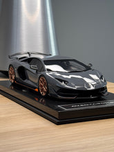 Load image into Gallery viewer, Lamborghini Aventador SVJ - Grigio Telesto - 1:18
