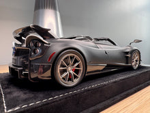 Load image into Gallery viewer, Pagani Huayra Roadster Tempesta - matte black / carbon - 1:18
