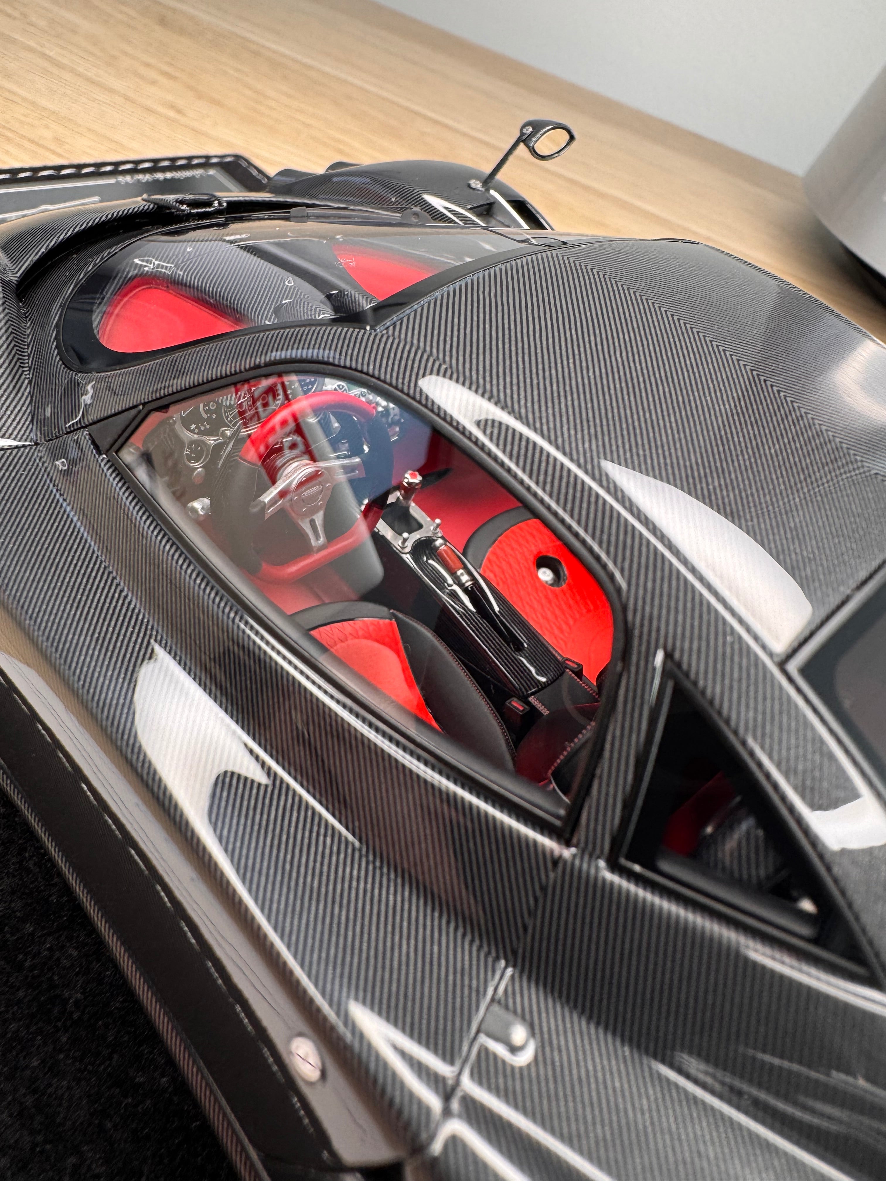 Pagani Zonda F hard top - Black Carbon - 1:18