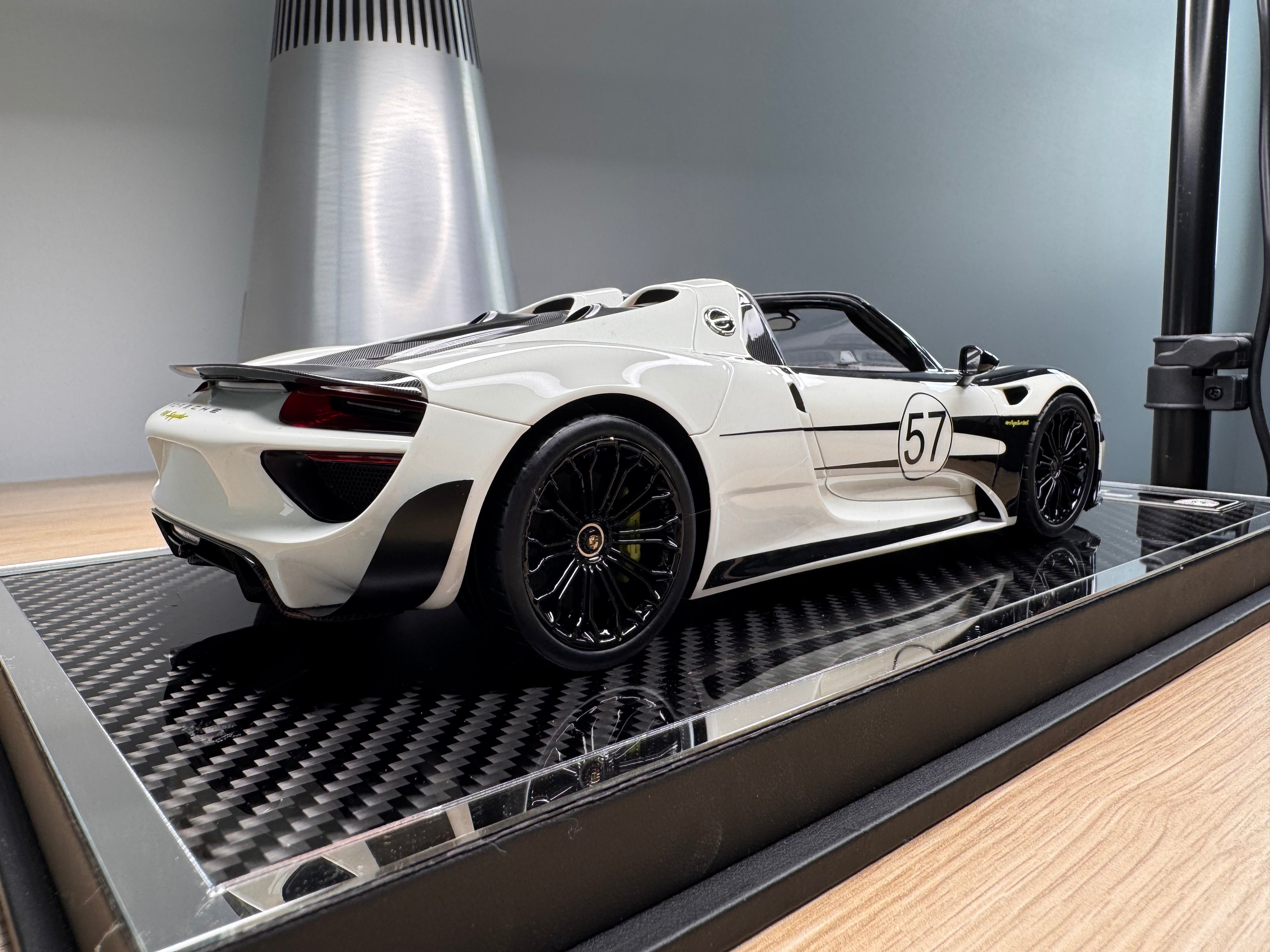 Porsche 918 Spyder - Luminous Green number 57 - 1:18