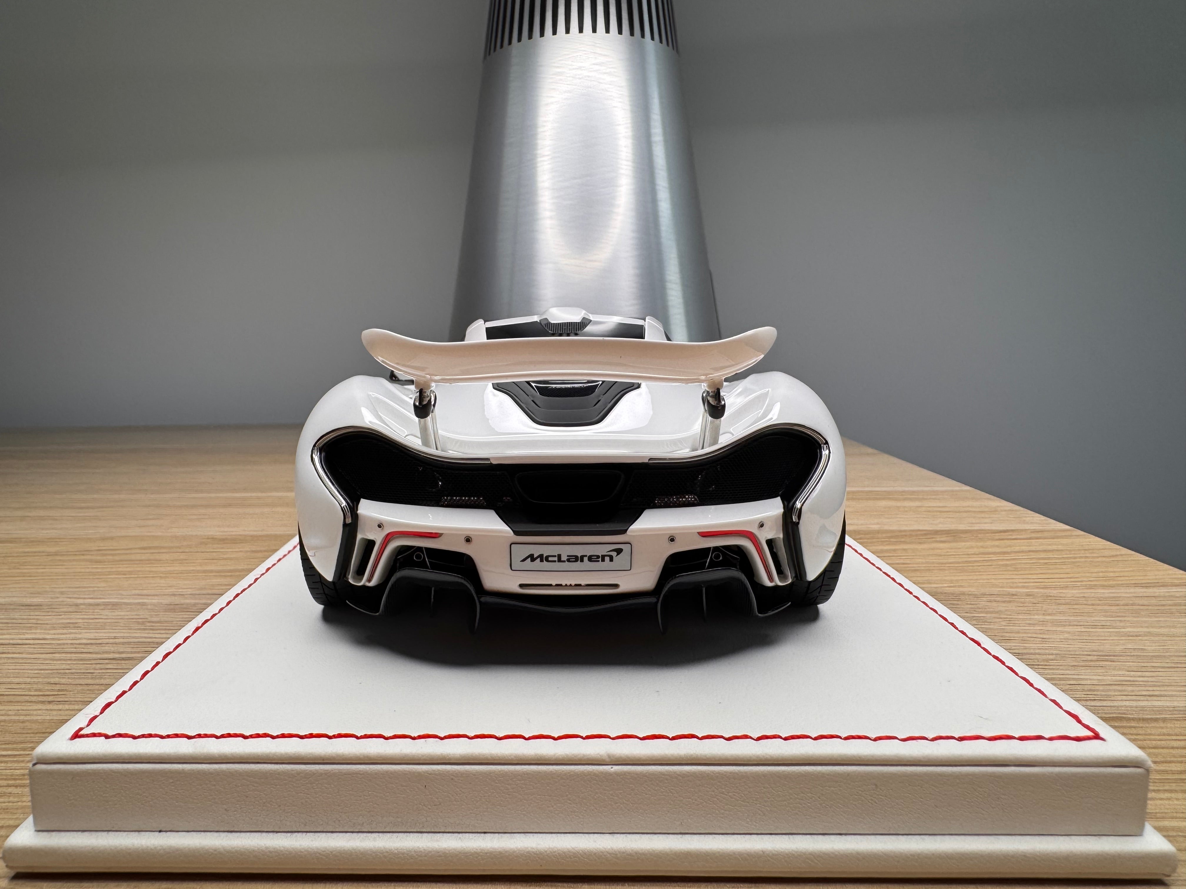 McLaren P1 - Silica White / Black - 1:18
