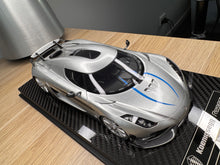 Load image into Gallery viewer, Koenigsegg Regera - Moon Silver with silver wheels - 1:18
