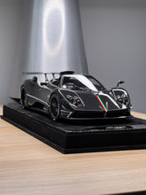 Load image into Gallery viewer, Pagani Zonda Cinque Roadster - Black / Carbon - 1:18
