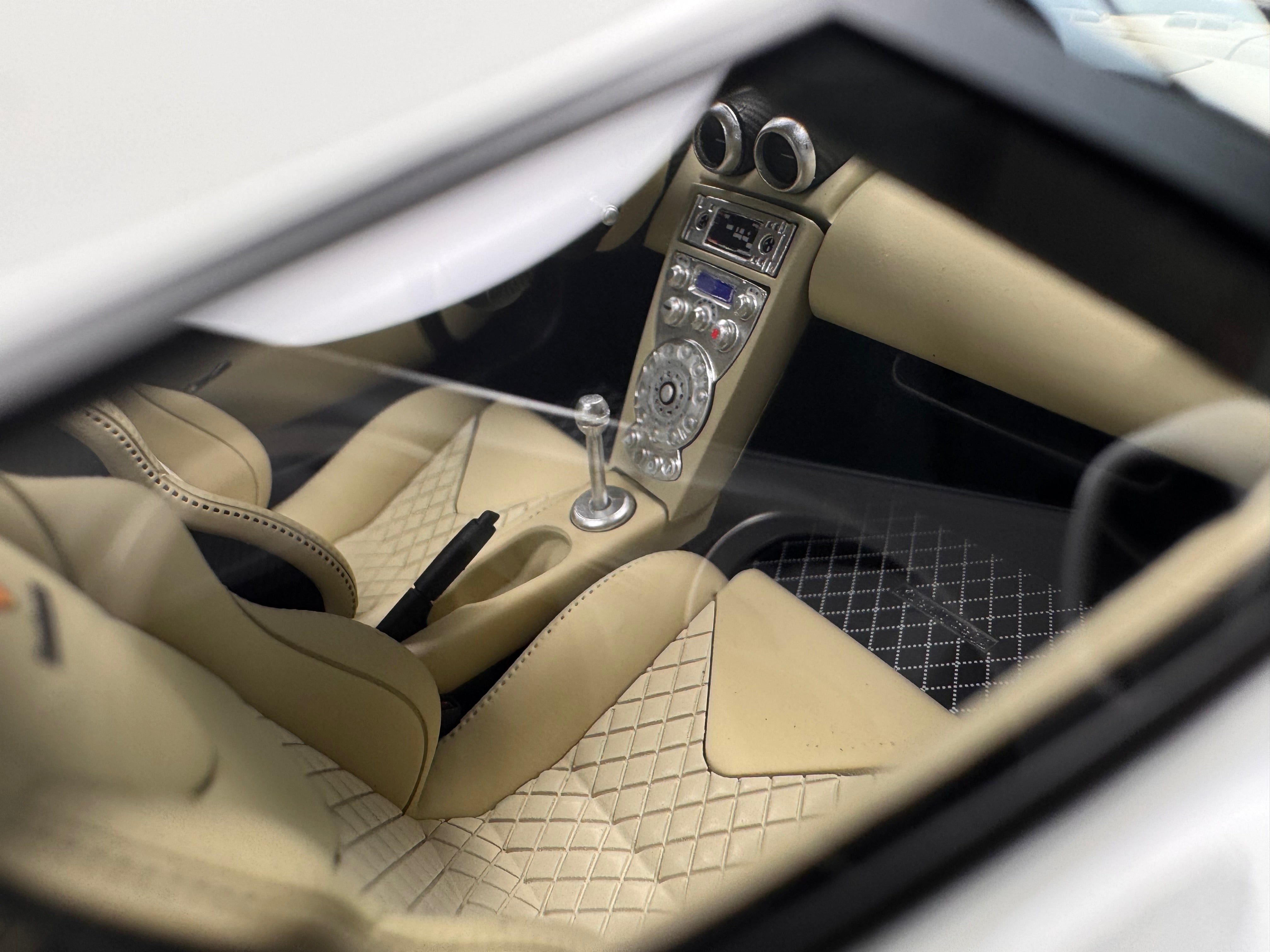 Koenigsegg CCXR - Pearl White - 1:18