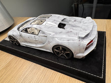 Load image into Gallery viewer, Bugatti Chiron Super Sport - White Griotte - 1:18
