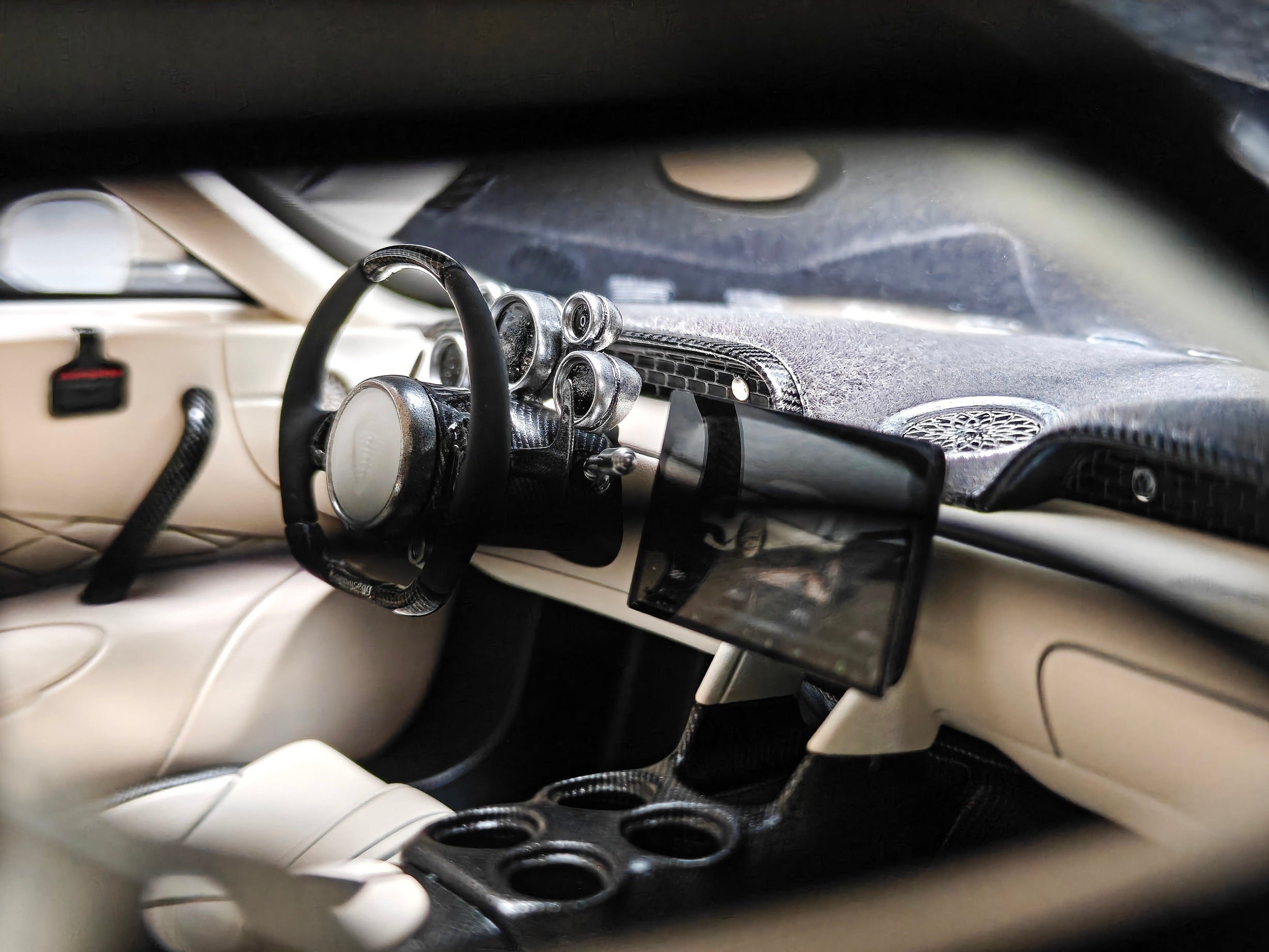 Koenigsegg Gemera - Champagne Gold - 1:18