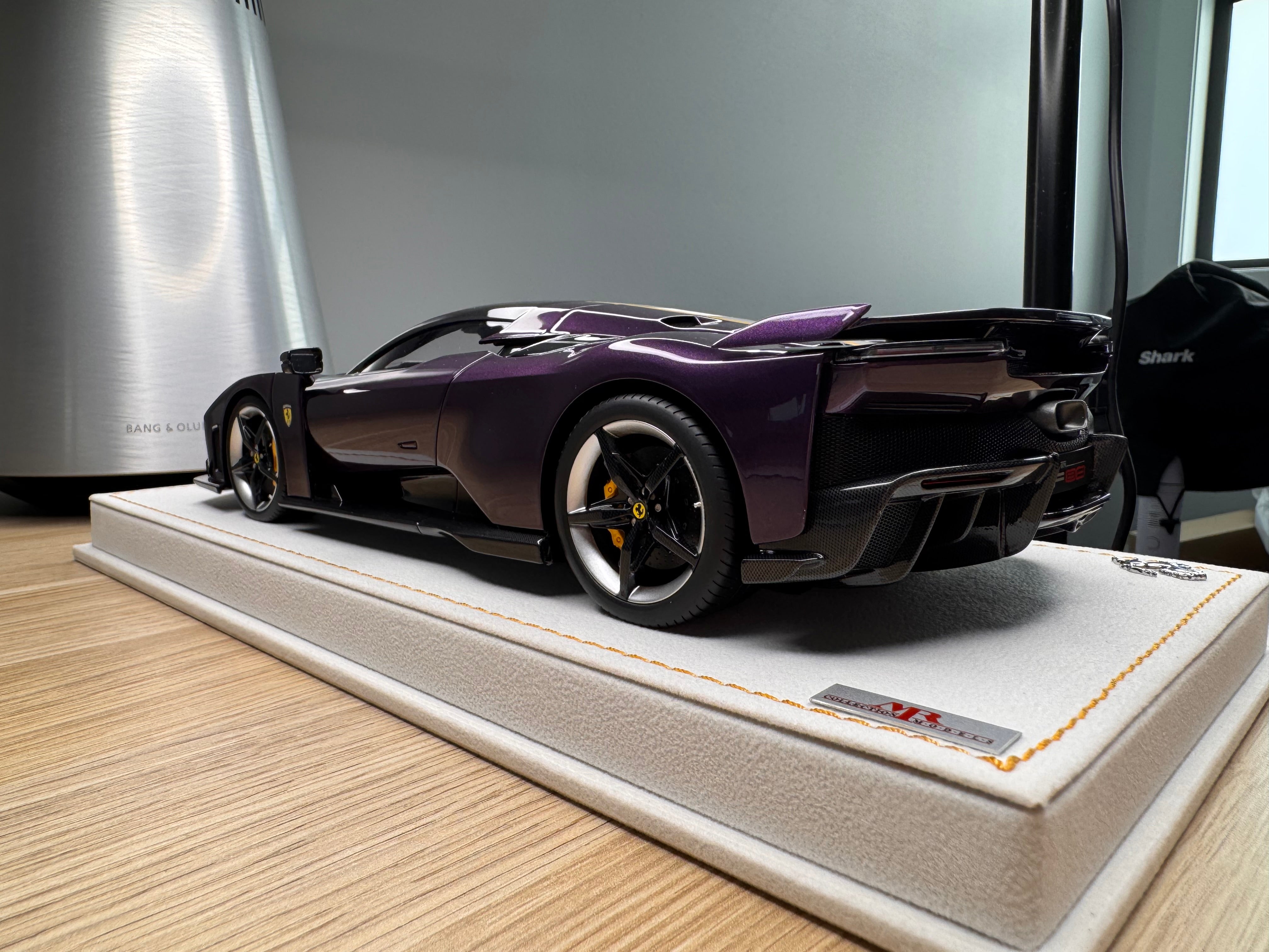 Ferrari F80 - Viola Hong Kong LE49 - 1:18