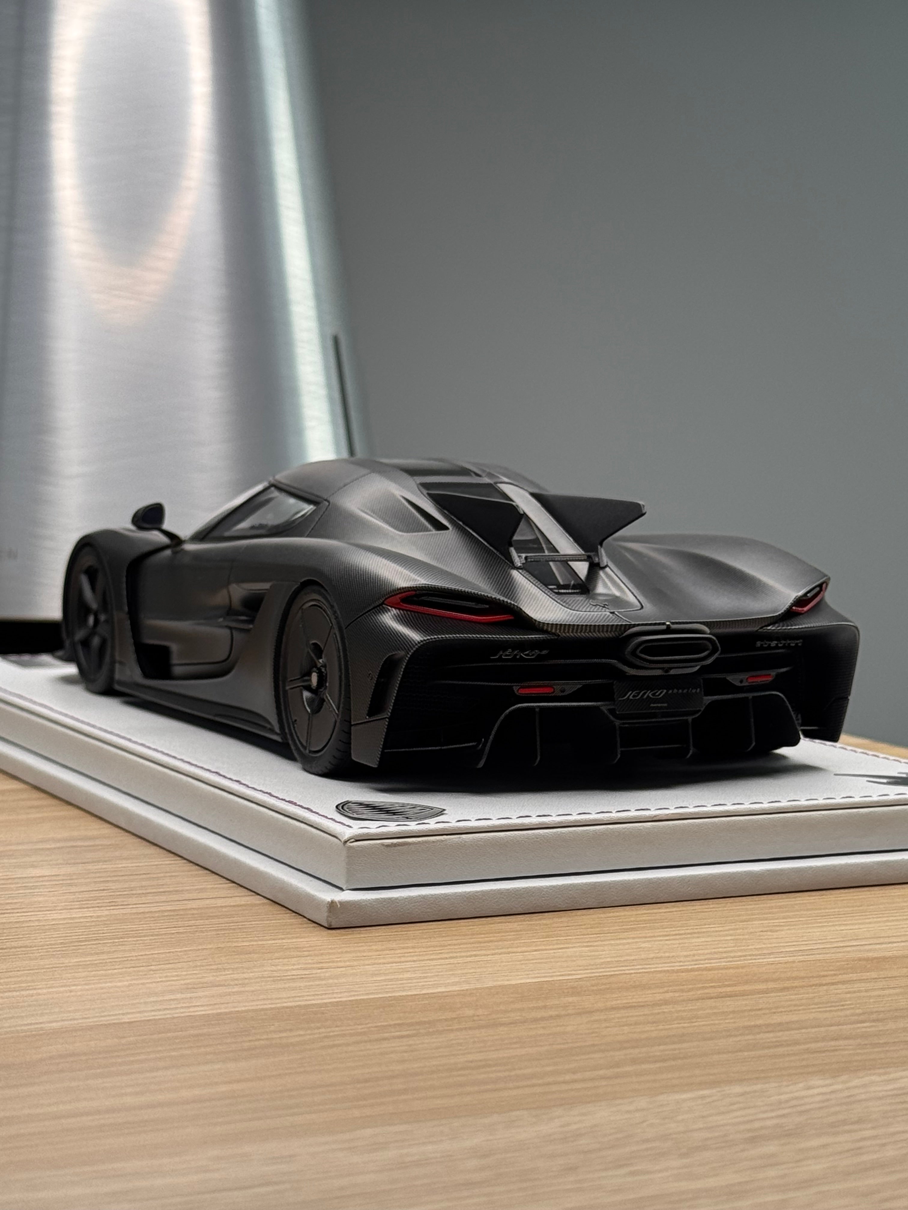 Koenigsegg Jesko Absolut 7289 PMC Special Project - naked carbon - 1:18