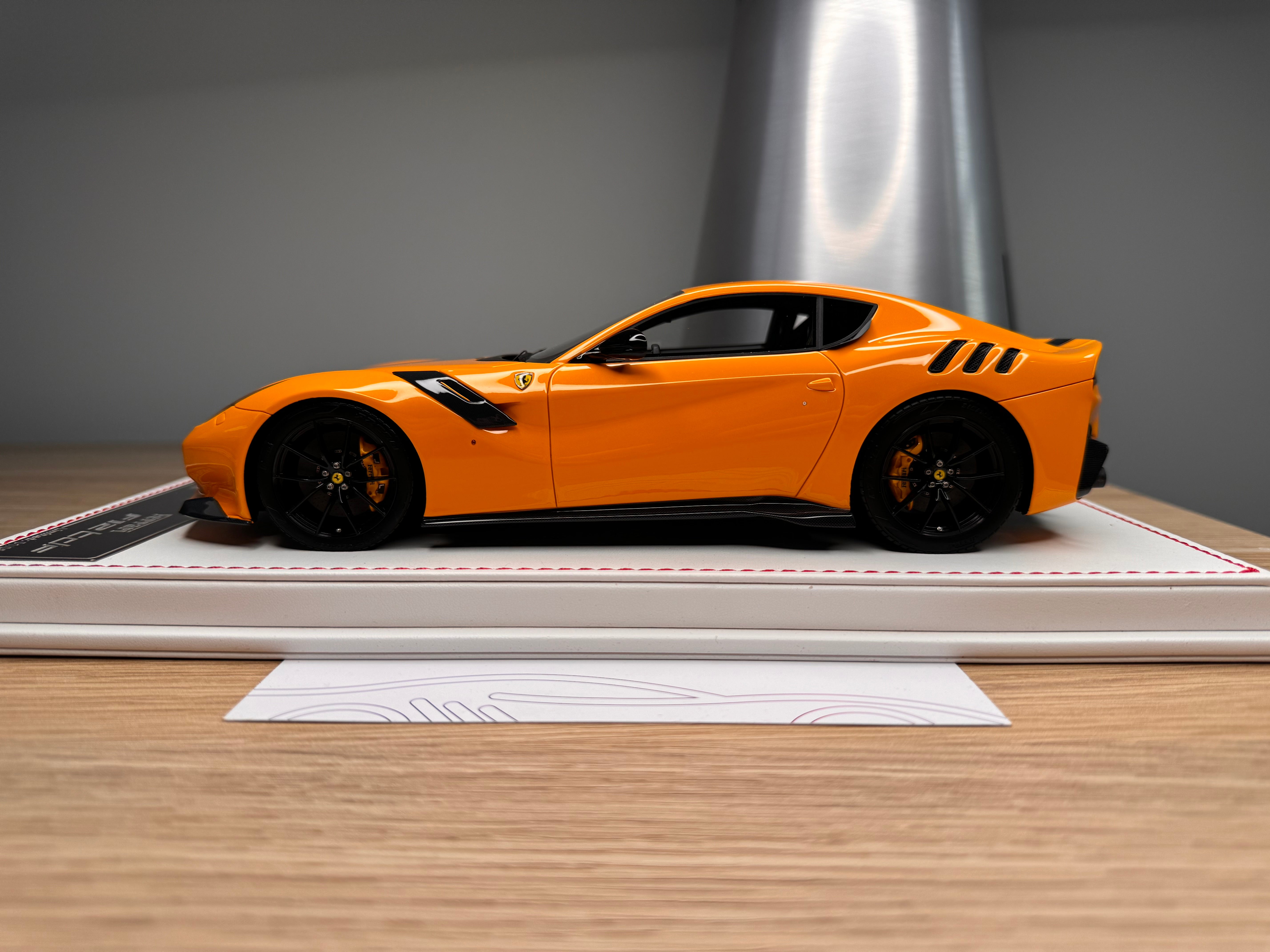 Ferrari F12tdf - Giallo Tristrato - 1:18