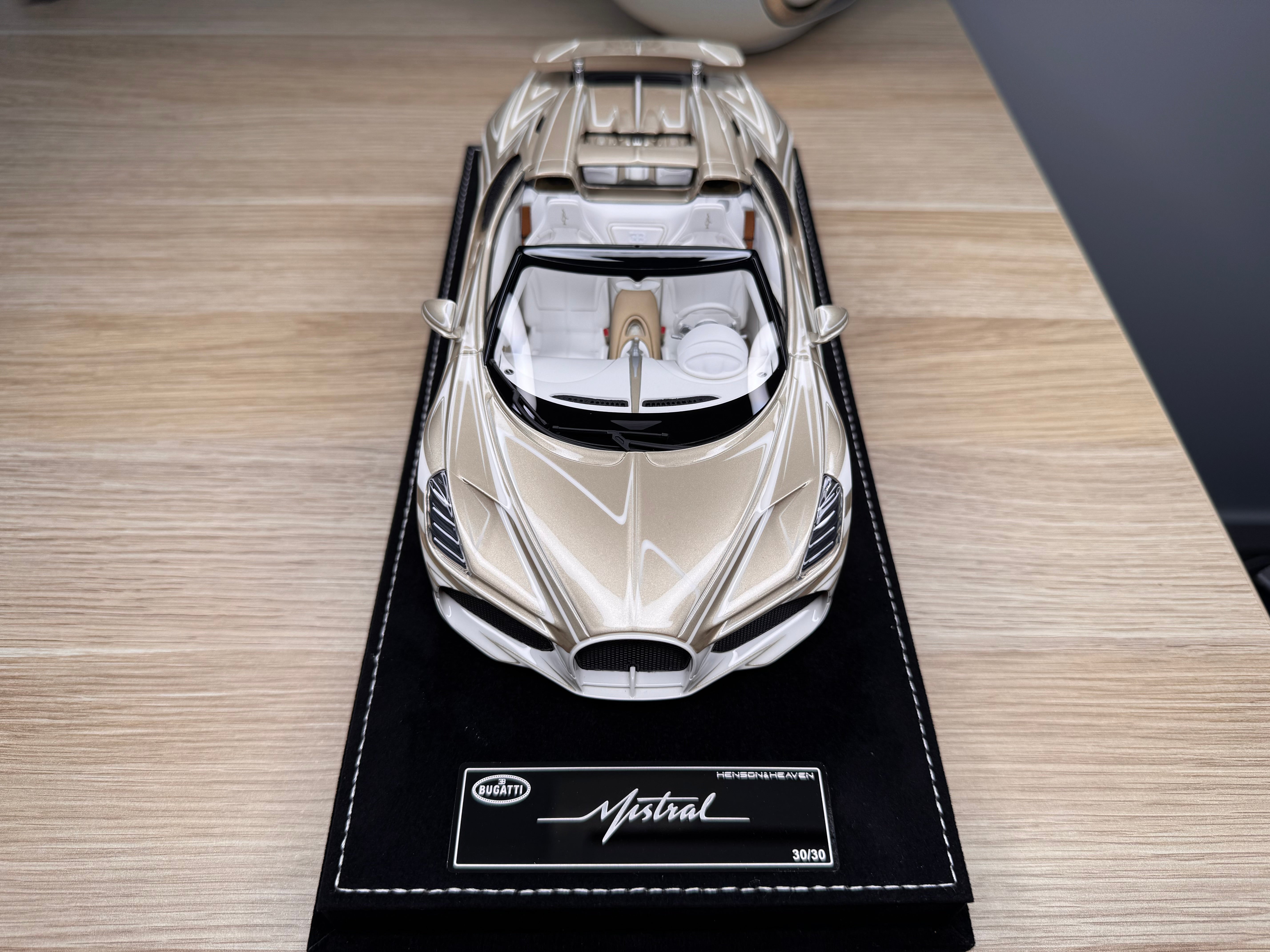 Bugatti Mistral - La Perle Rare - 1:18