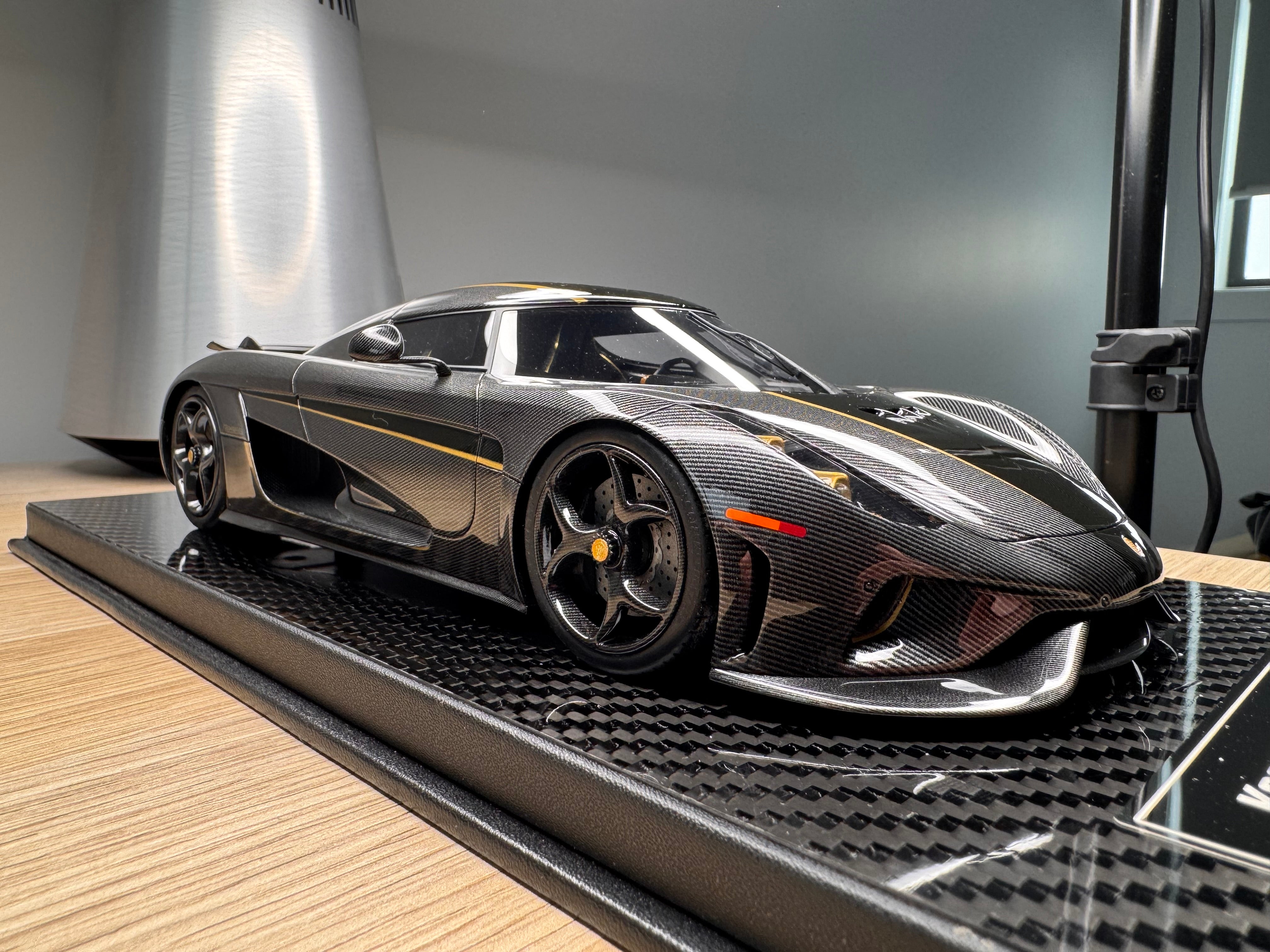 Koenigsegg Regera - Carbon Gold - 1:18